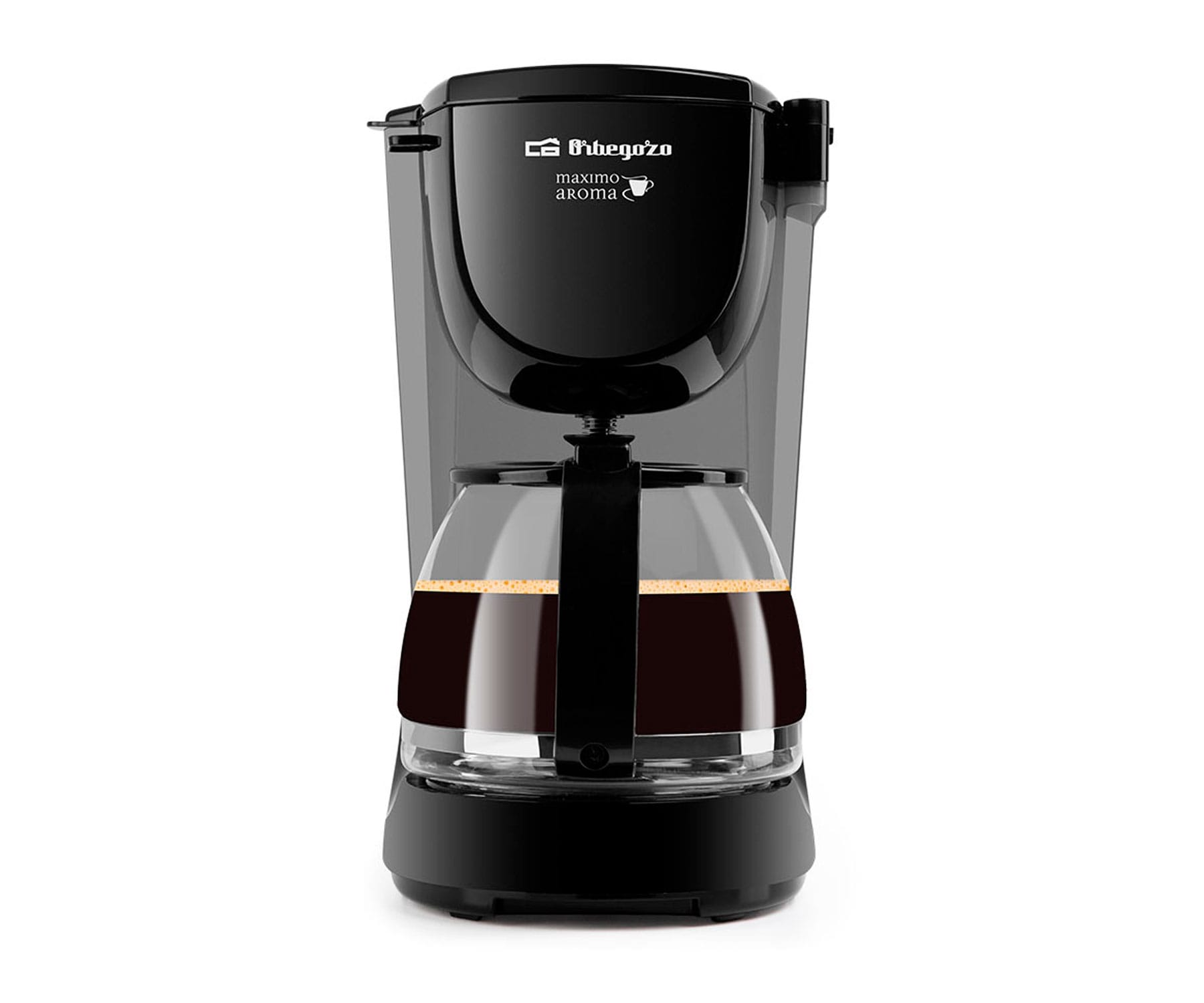 Czarny ekspres do kawy ze szklaną karafką wypełnioną kawą na białym tle.