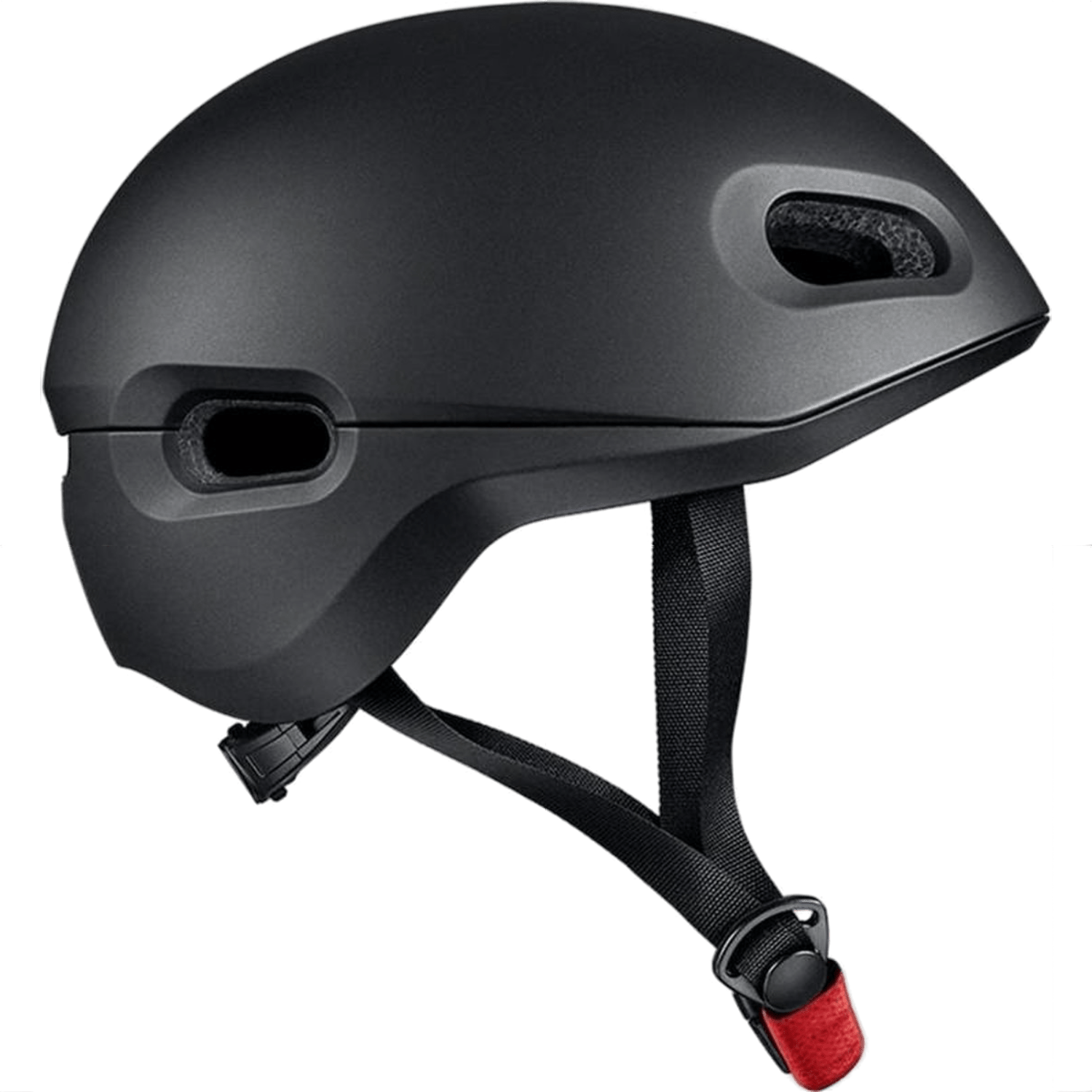 Casco negro con dos ranuras y hebilla de correa roja.
