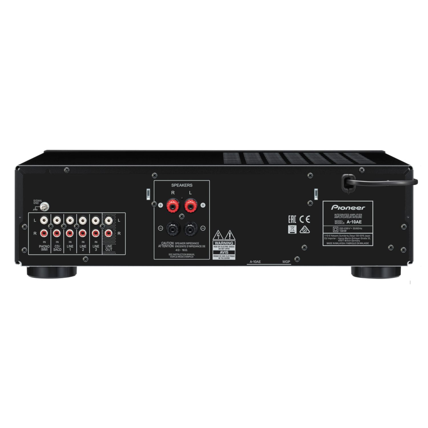 Schwarzer Receiver mit Ein- und Ausgängen. Rückansicht. Weißer Hintergrund.