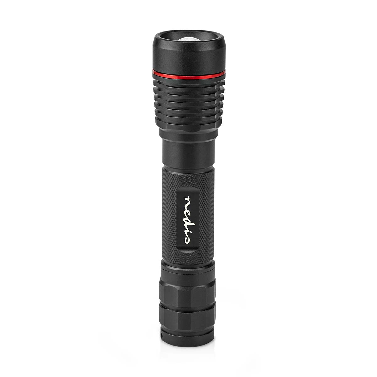 Lampe de poche noire avec un accent rouge. Possède une poignée texturée et le mot "nedis" imprimé dessus.