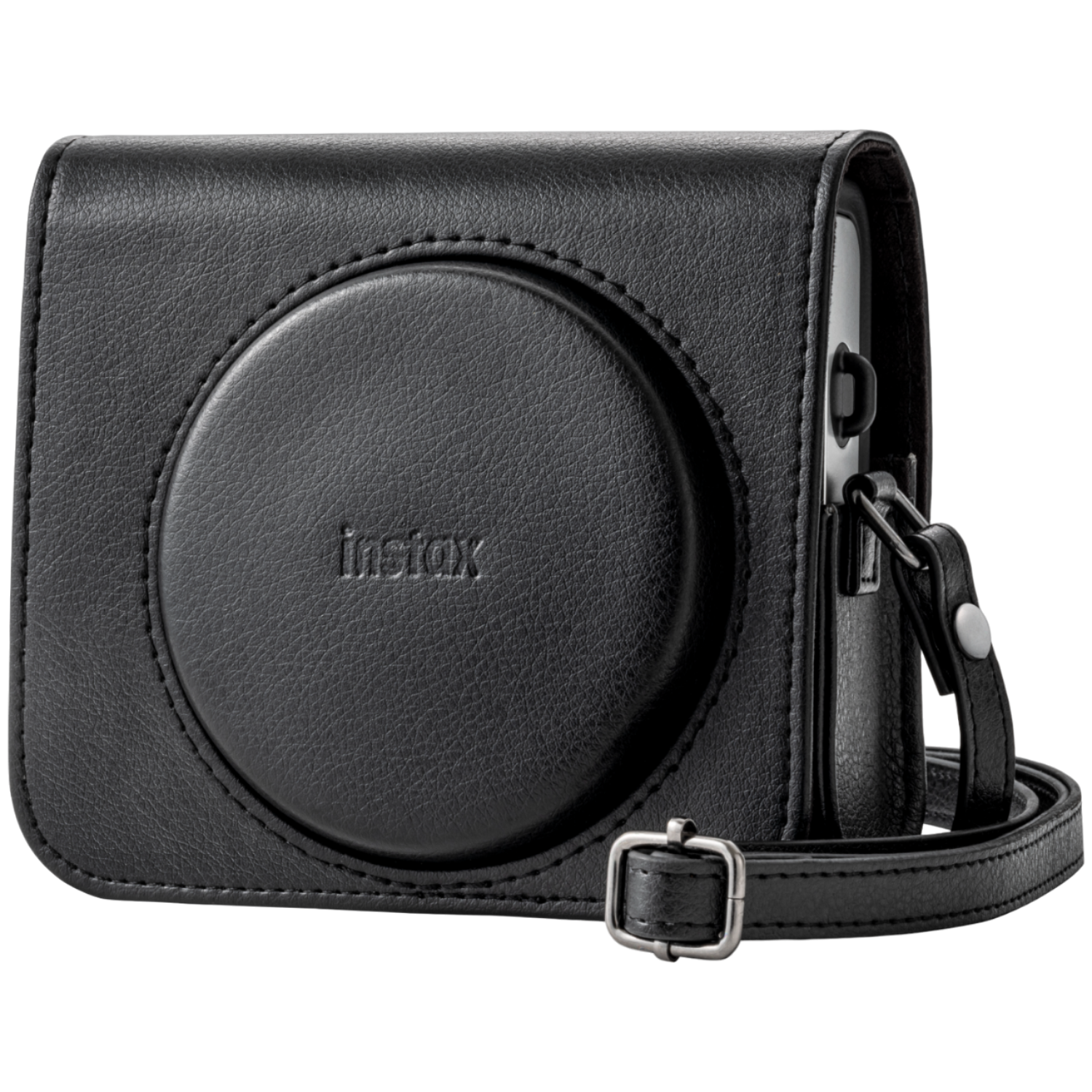 Een zwarte leren camerahoes met 'instax' in reliëf. Het heeft een riem en een gesp, op een zwarte achtergrond.