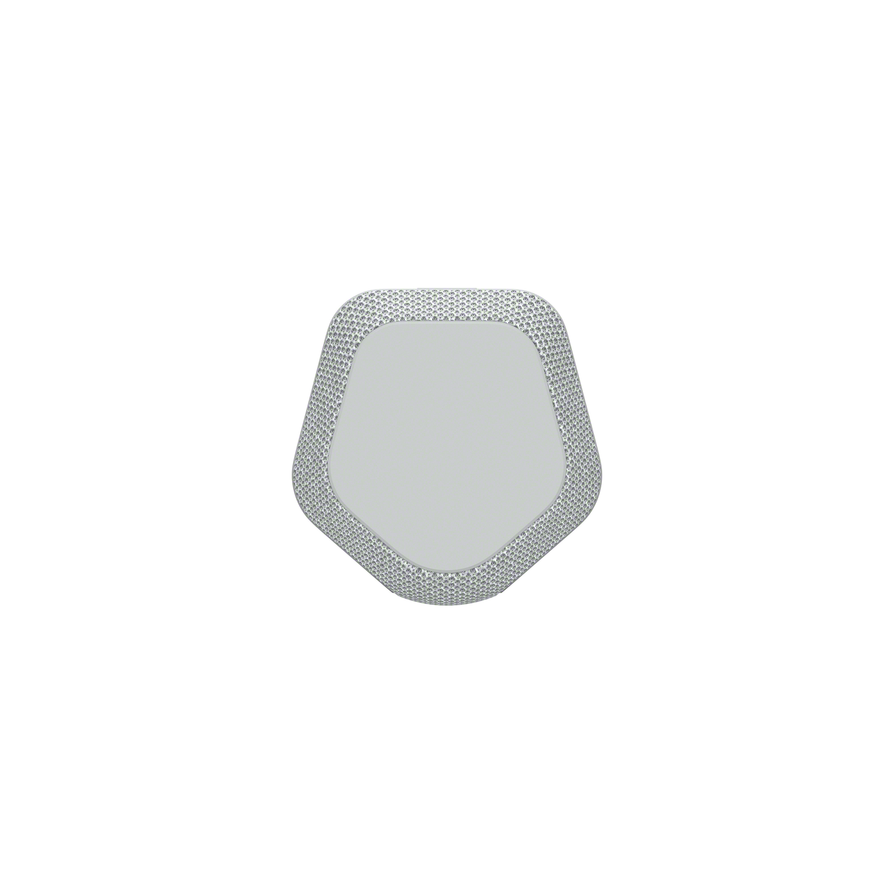 Una forma de pentágono gris, hecha de un material similar a una malla, aislada sobre un fondo blanco.