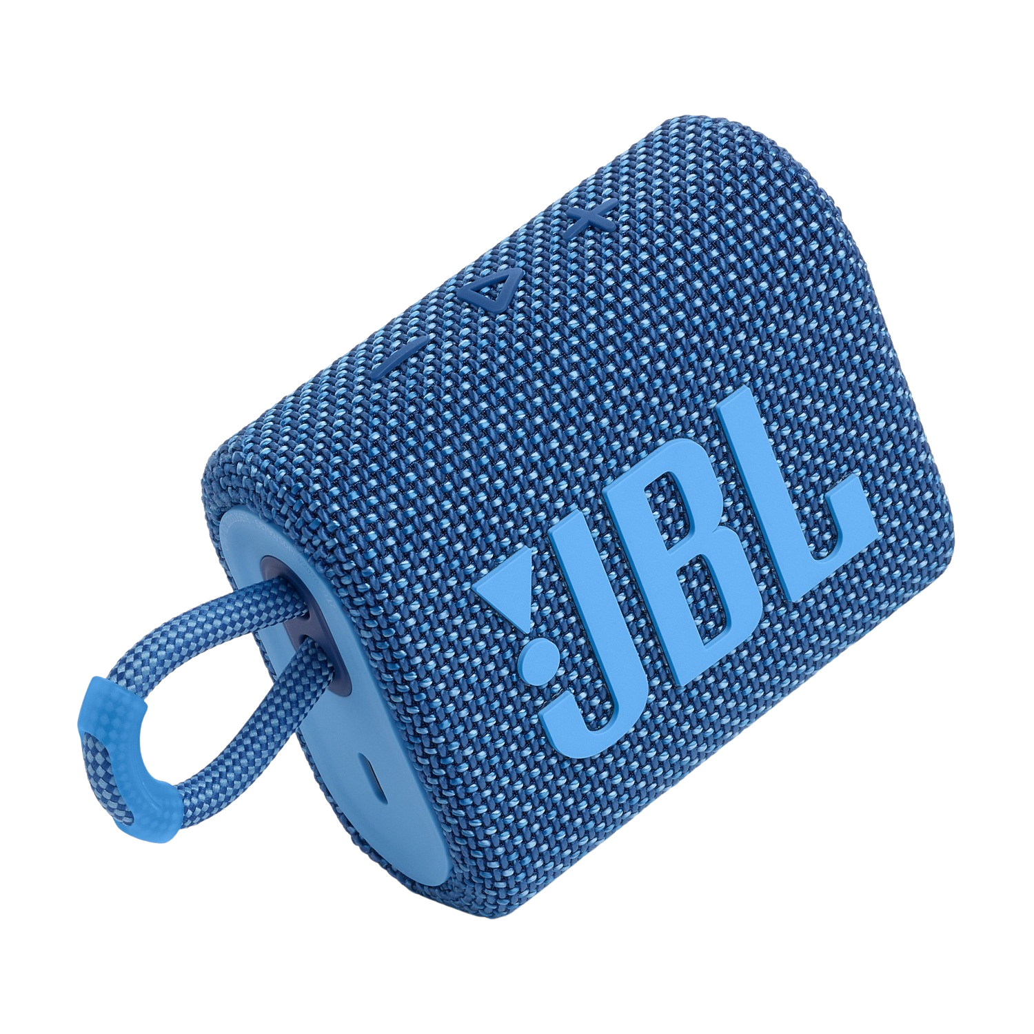 Enceinte JBL bleue avec texture tissu, logo JBL sur le côté, prise de vue en angle, sur fond noir.