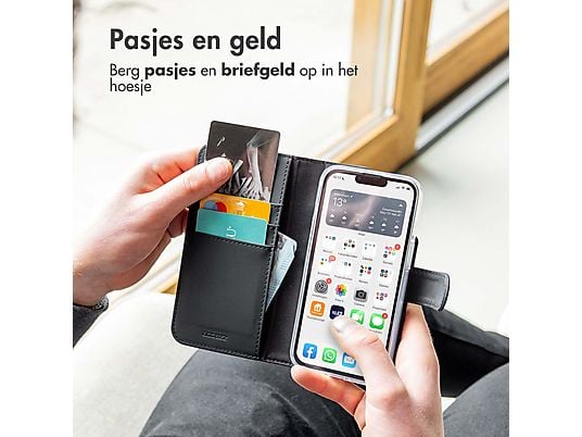 ACCEZZ Wallet Softcase Bookcase Telefoonhoesje voor Samsung Galaxy S22 Zwart