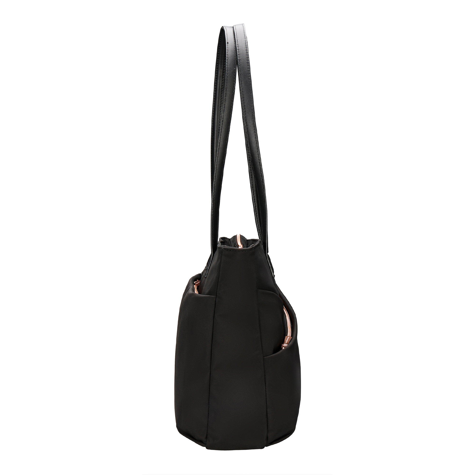 Una borsa tote nera con manico e dettagli dorati. Ha una forma rettangolare.