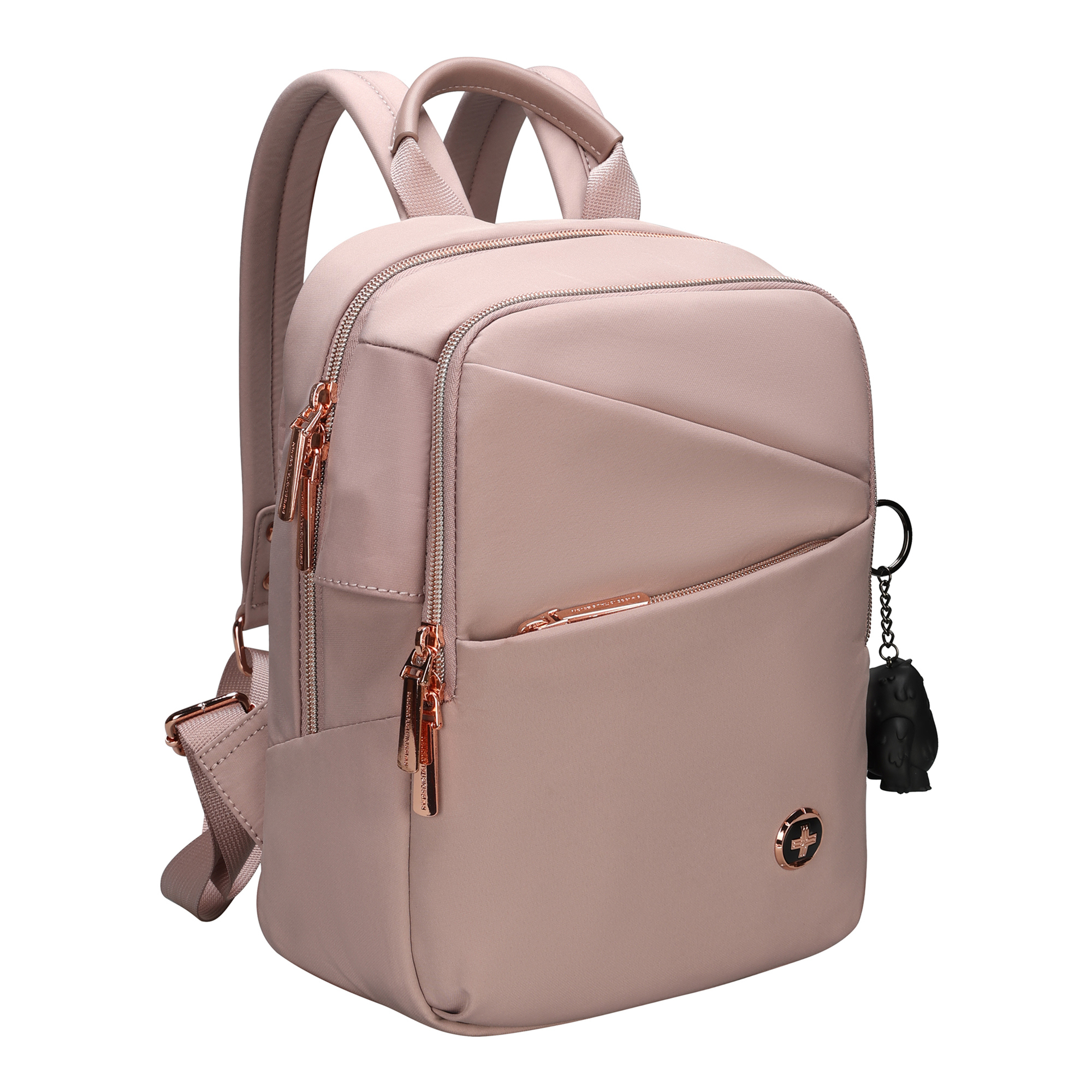 Uno zaino rosa con cerniere color oro rosa e un portachiavi a forma di orso nero.