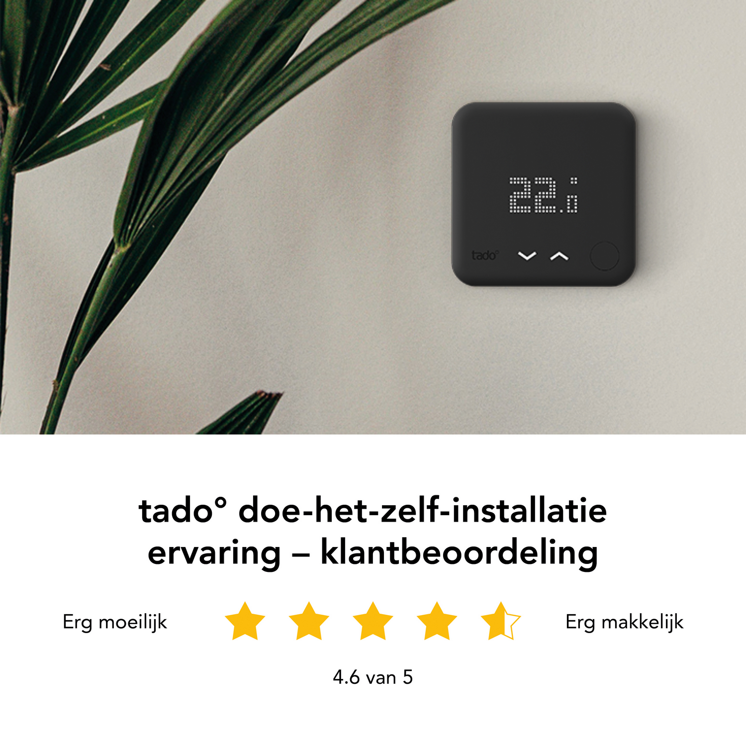 Ein schwarzer intelligenter Thermostat, mit einer grünen Pflanze im Hintergrund und eine Bewertung unten.