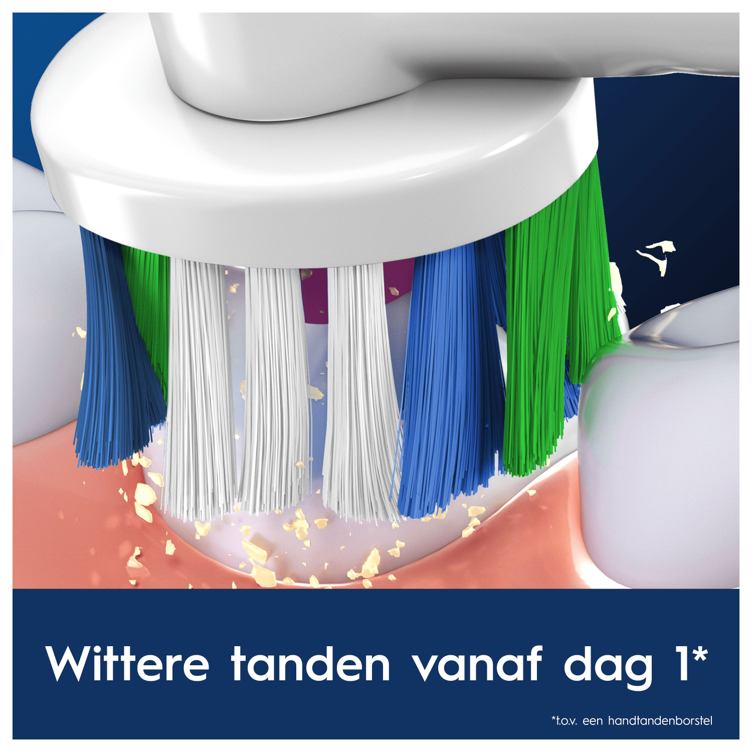 Un primo piano di uno spazzolino elettrico che pulisce i denti. Le setole sono blu, bianche e verdi.
