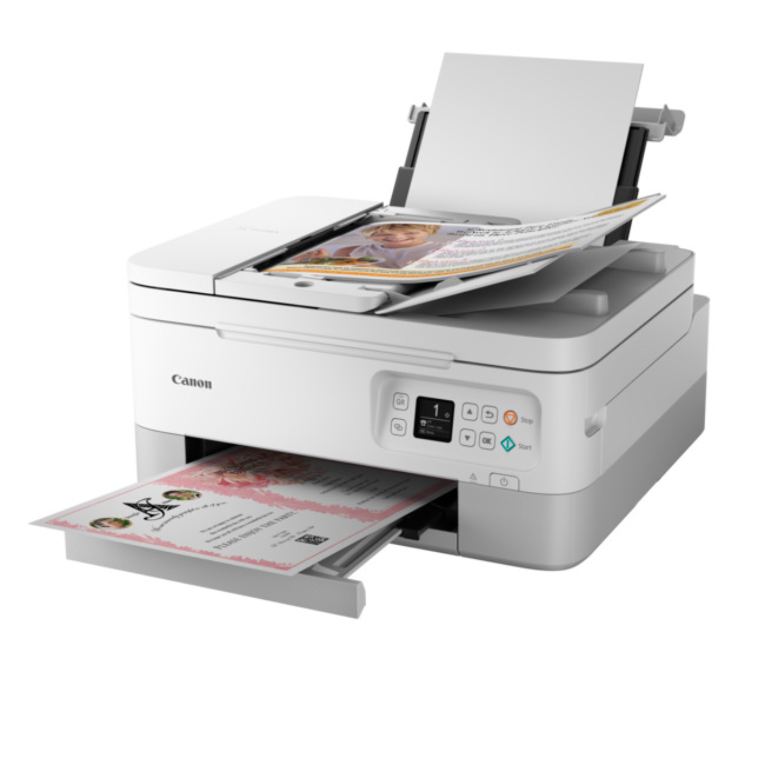 Biała drukarka Canon z wydrukowanymi dokumentami w tacy wyjściowej, na białym tle.