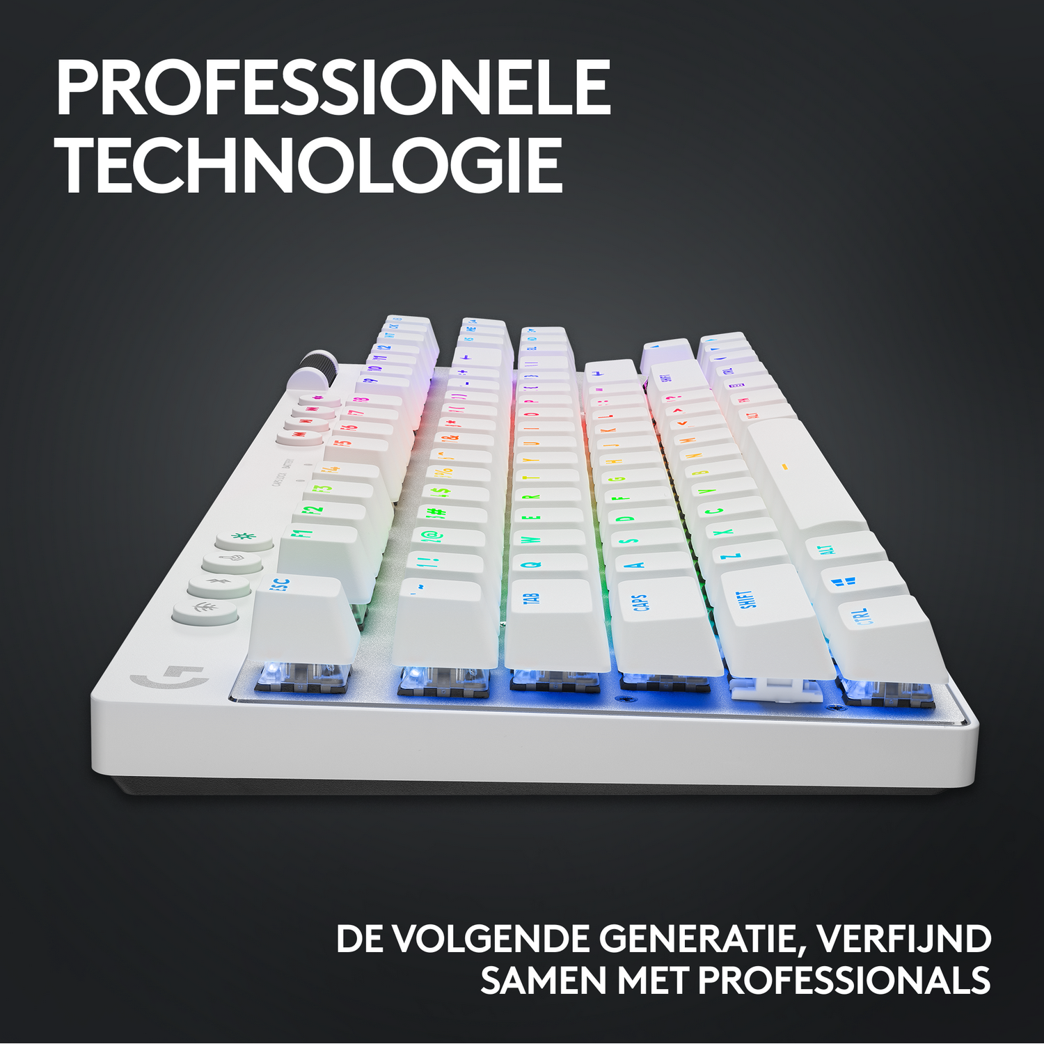 Teclado gaming blanco con teclas retroiluminadas, blanco y RGB. Fondo negro, tecnología profesional.