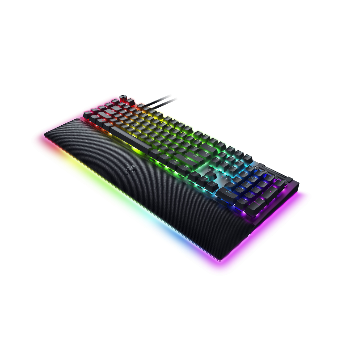 Una tastiera nera con illuminazione RGB. Ha un poggiapolsi e tasti colorati.
