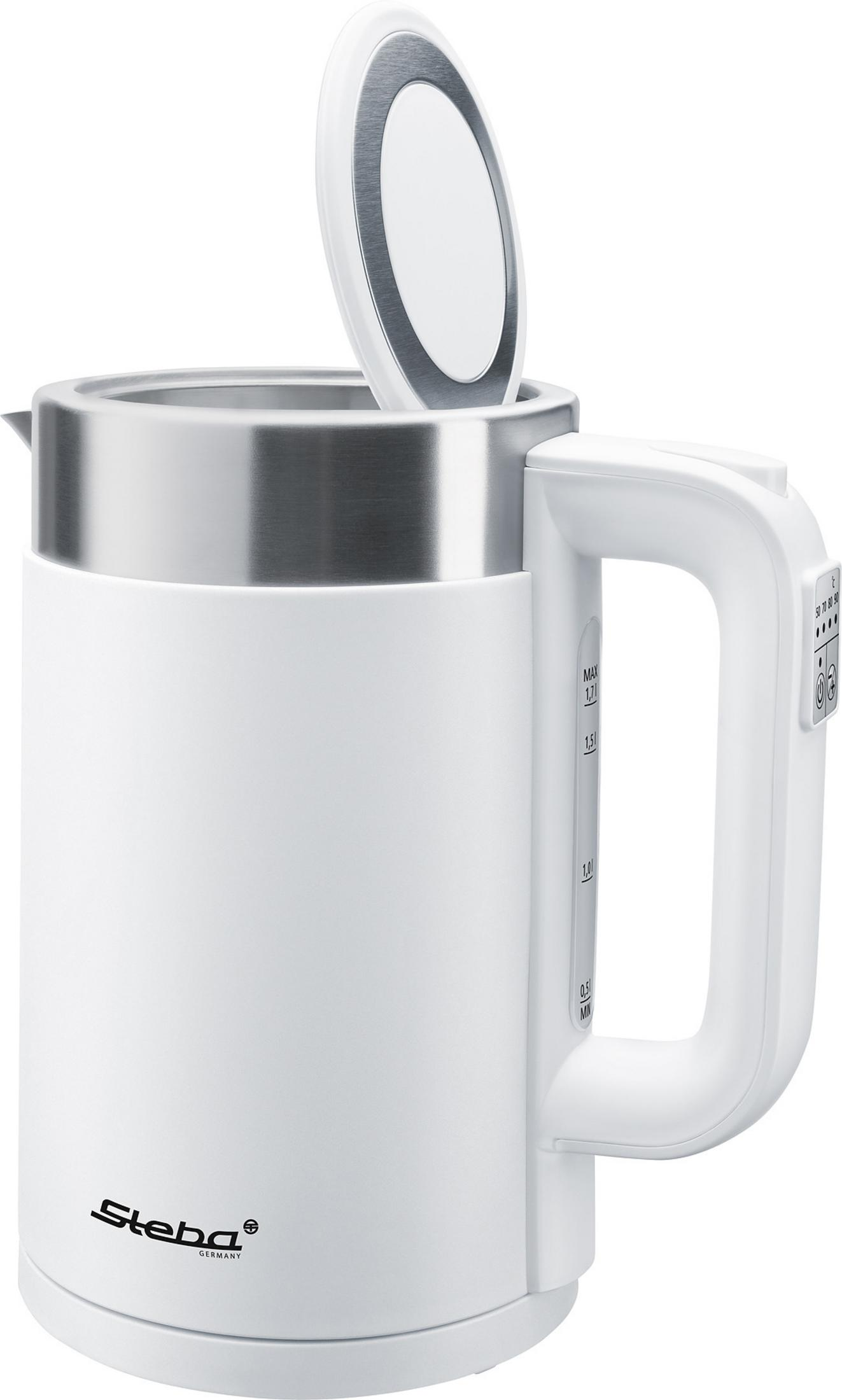 Bollitore elettrico bianco con coperchio aperto. Con manico, indicatore del livello dell'acqua e base nera.