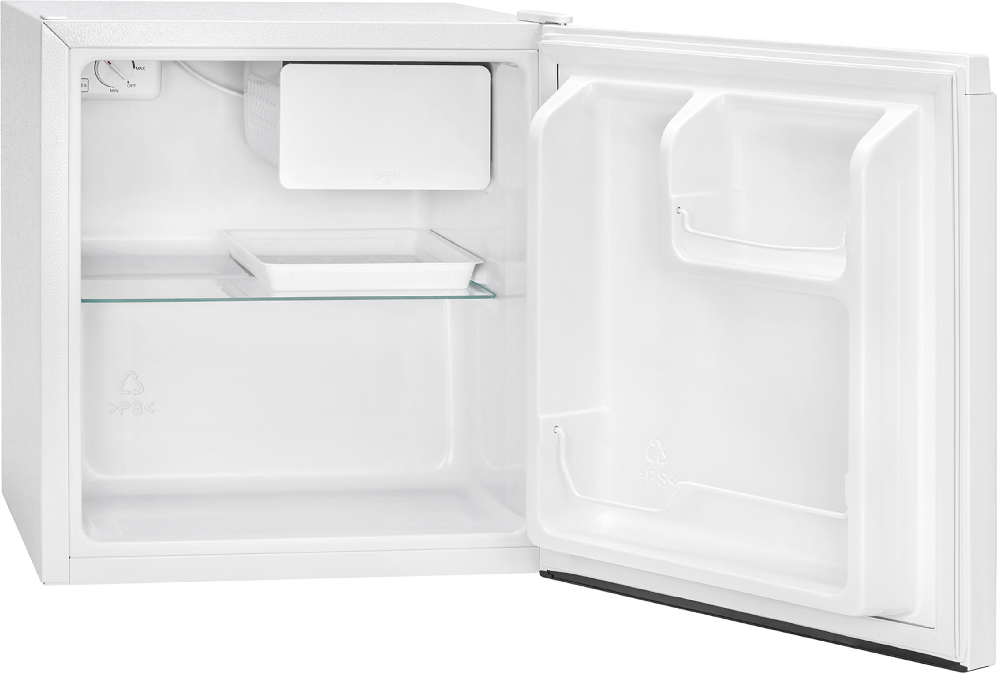 Biała mini-lodówka z otwartymi drzwiami. W środku znajdują się półki i mała komora na lód.