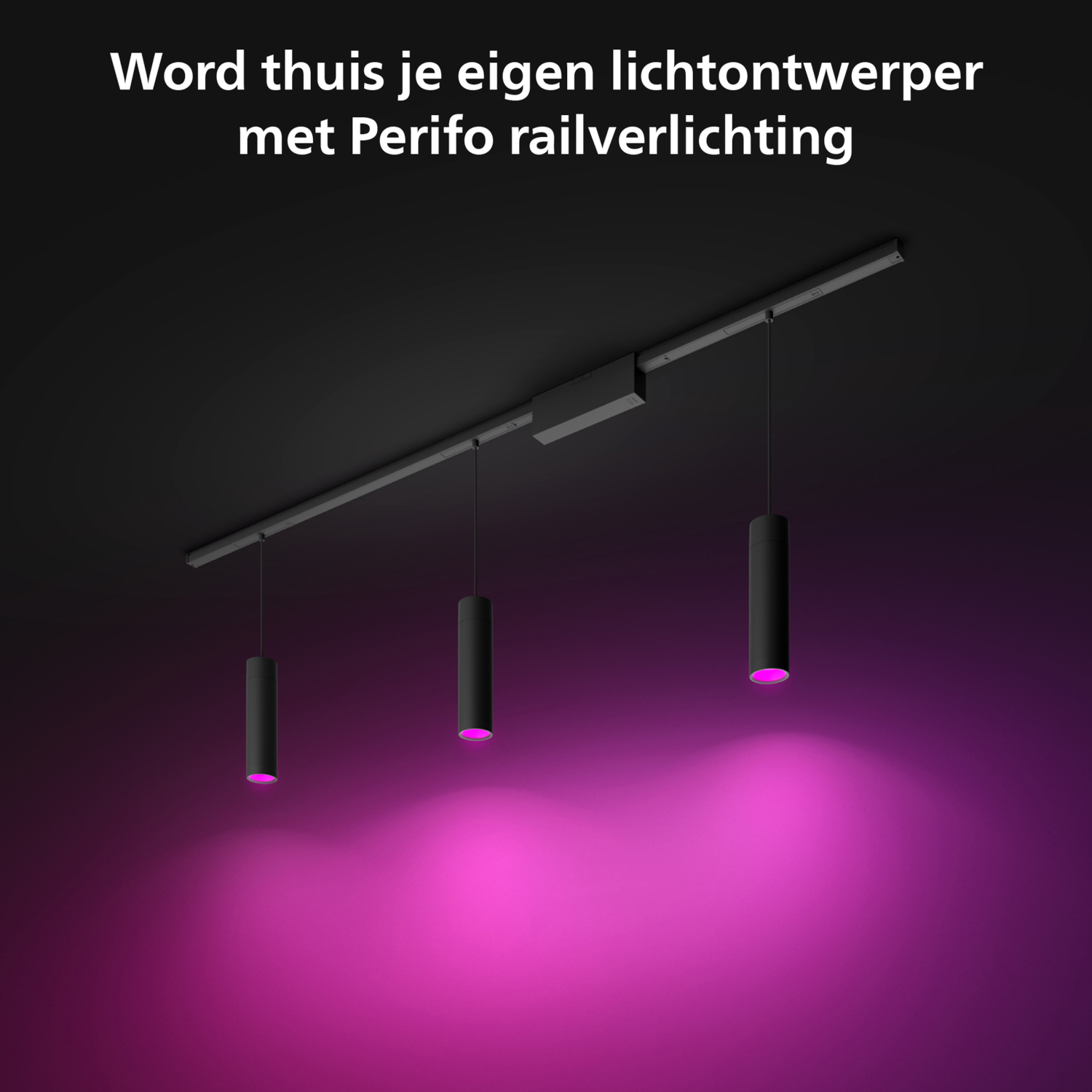 Trzy czarne cylindryczne światła zwisające z czarnej szyny. Różowe i fioletowe światło jest emitowane poniżej.