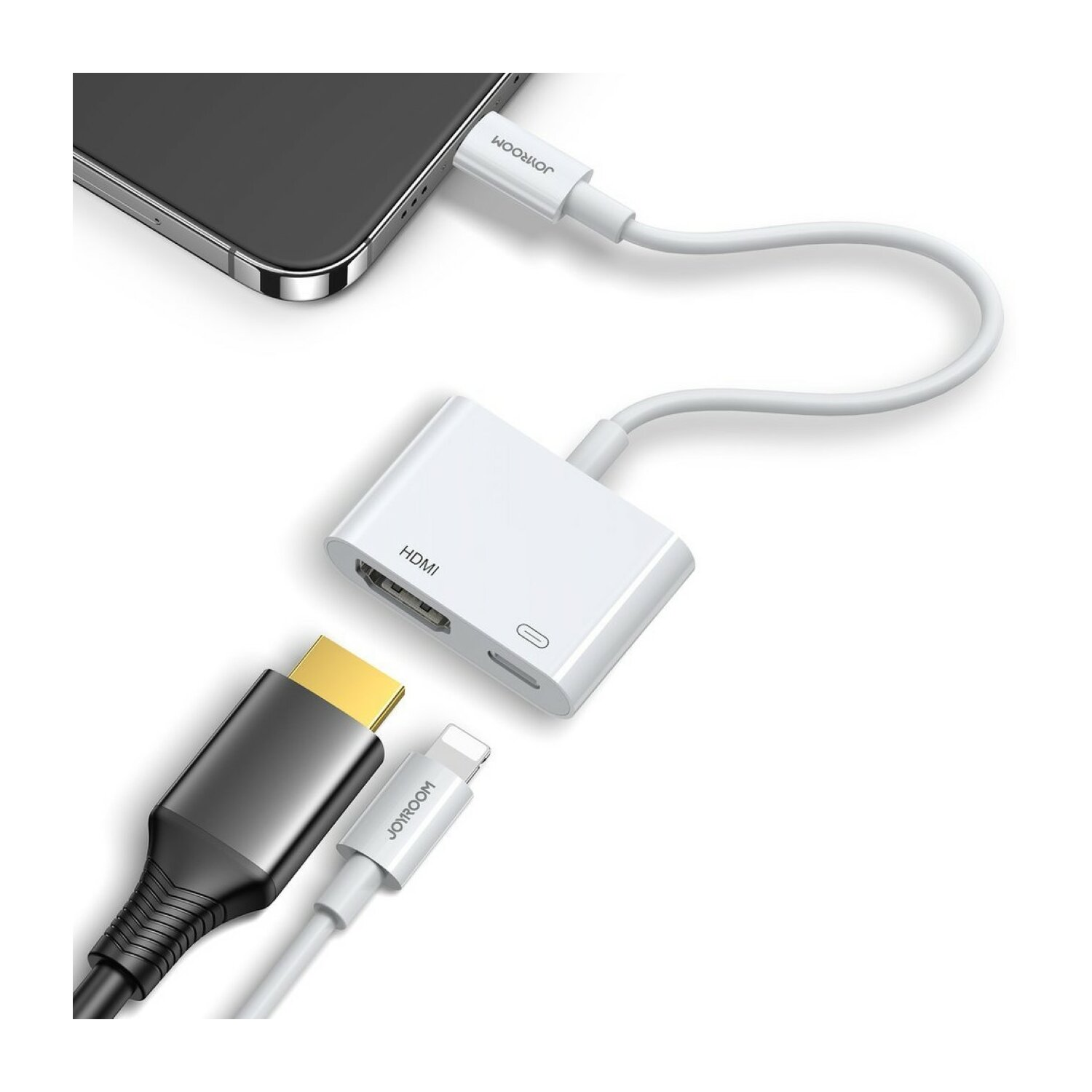Ein weißer Adapter verbindet sich mit einem Telefon, einem schwarzen HDMI-Kabel und einem weißen Ladekabel.