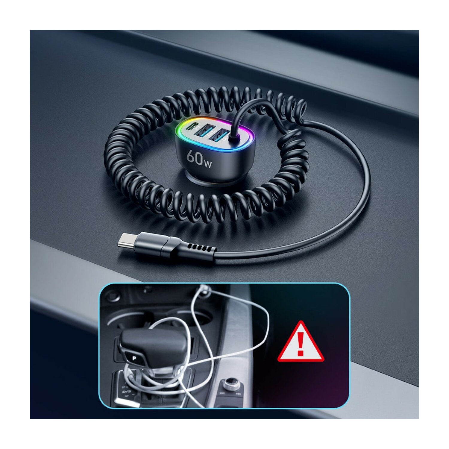 Schwarzes, gewendeltes USB-Autoladegerät mit mehreren Anschlüssen und einem Warnschild im Auto.