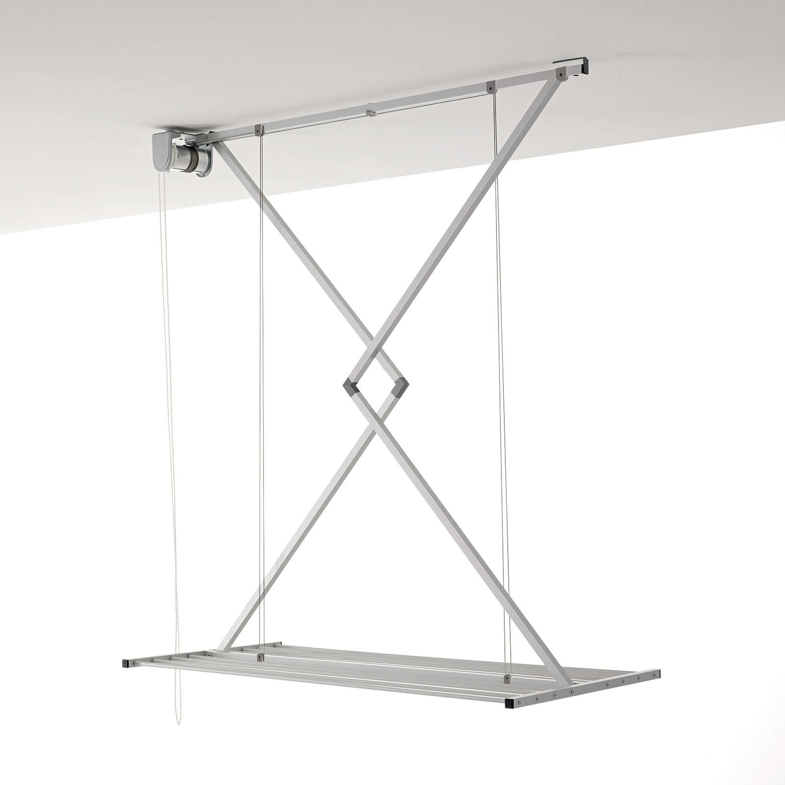 Stendibiancheria a soffitto, color argento, con sistema a pulegge e fili per stendere i panni.