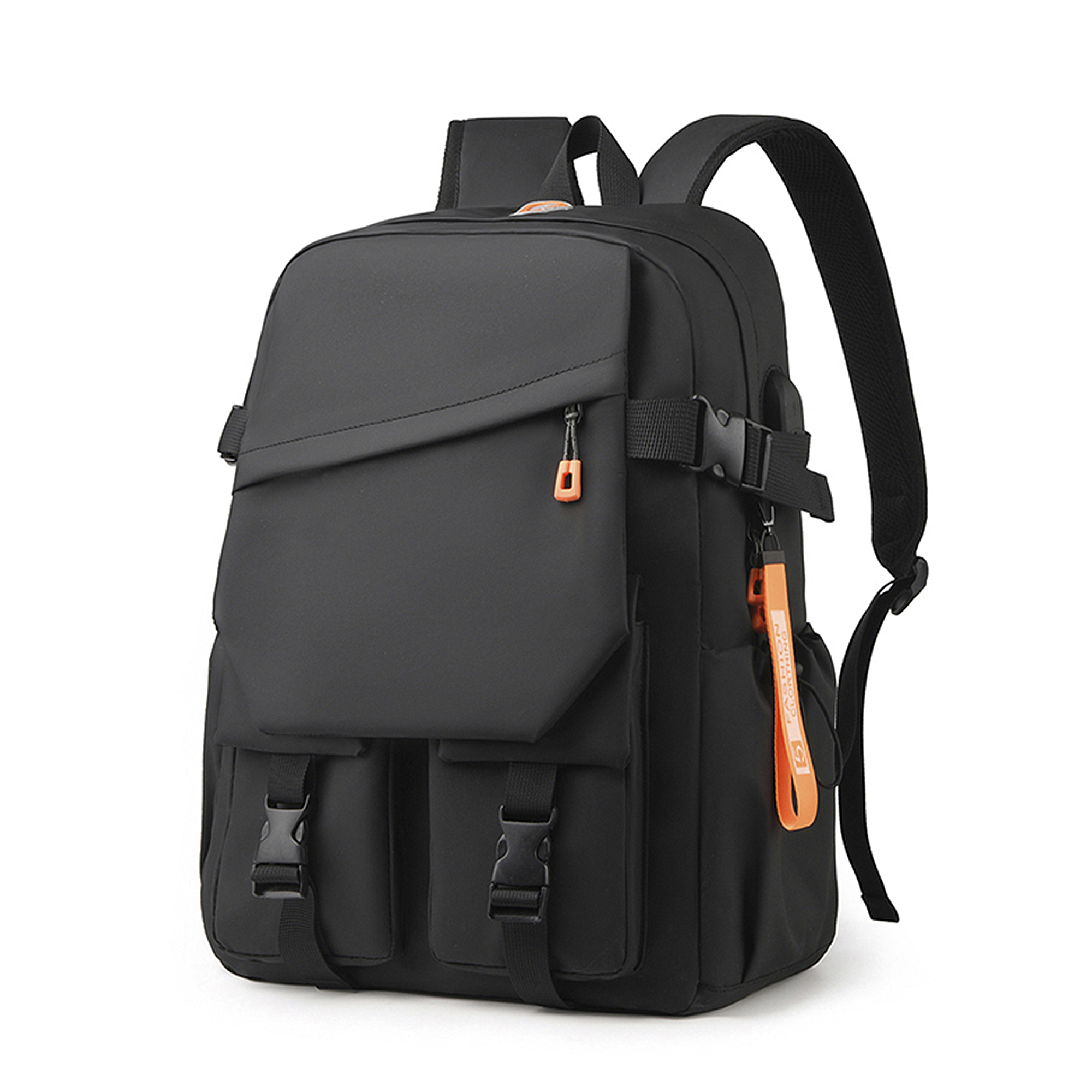 Zaino nero con tasche e cinghie, tiretto arancione, su sfondo bianco.