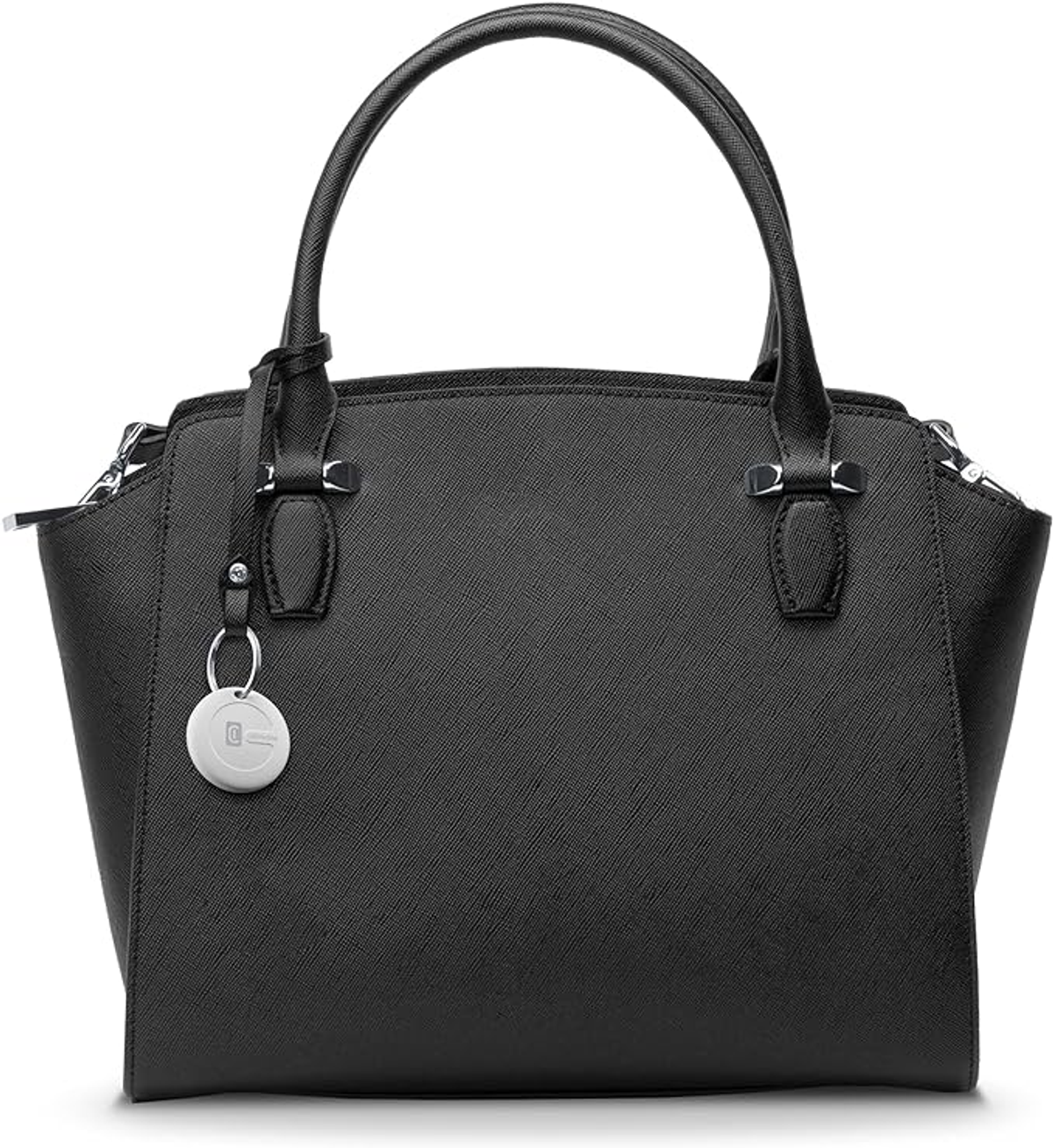 Czarna torebka ze srebrnymi okuciami i zawieszką na uchwycie.