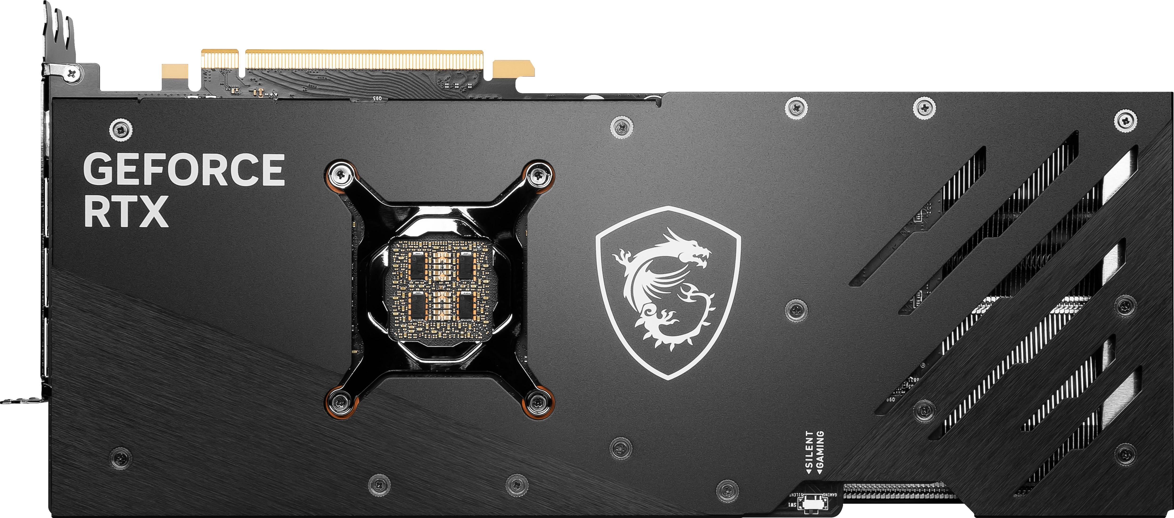 Scheda grafica nera con 'GEFORCE RTX' e logo MSI. Primo piano su sfondo bianco.