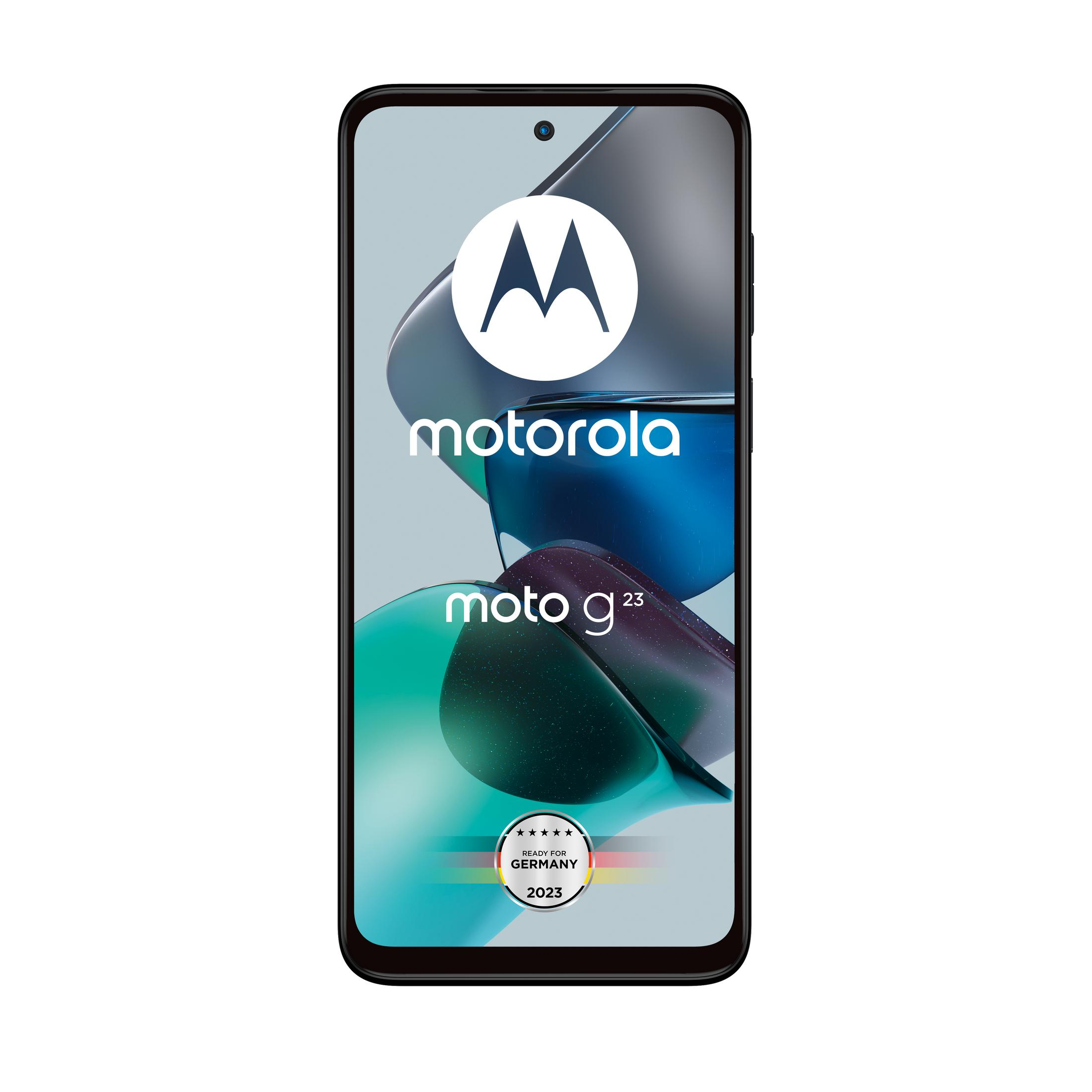 Smartfon Motorola Moto G23 na białym tle.