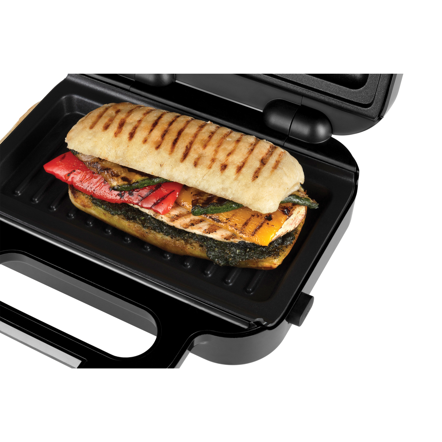 Ein Panini-Sandwich auf einem Grill, mit gegrilltem Brot und verschiedenen Füllungen.