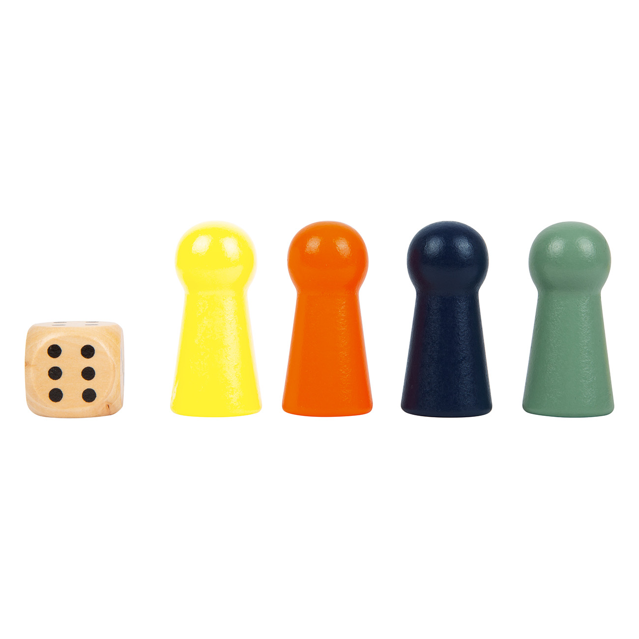 Holzwürfel und vier Holzspielsteine. Gelb, orange, dunkelblau und grün.