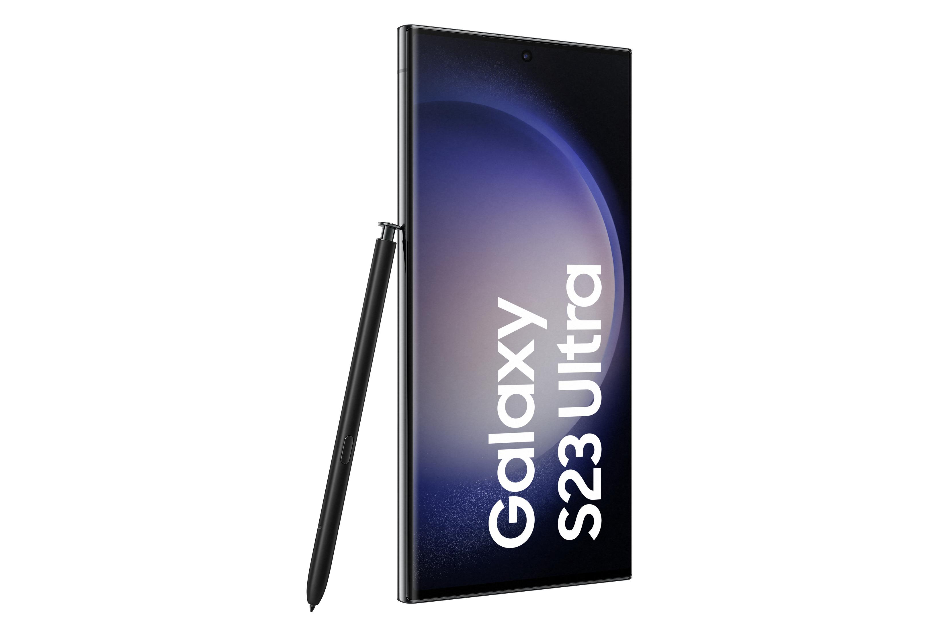 Czarny smartfon Samsung Galaxy S23 Ultra z rysikiem na białym tle.