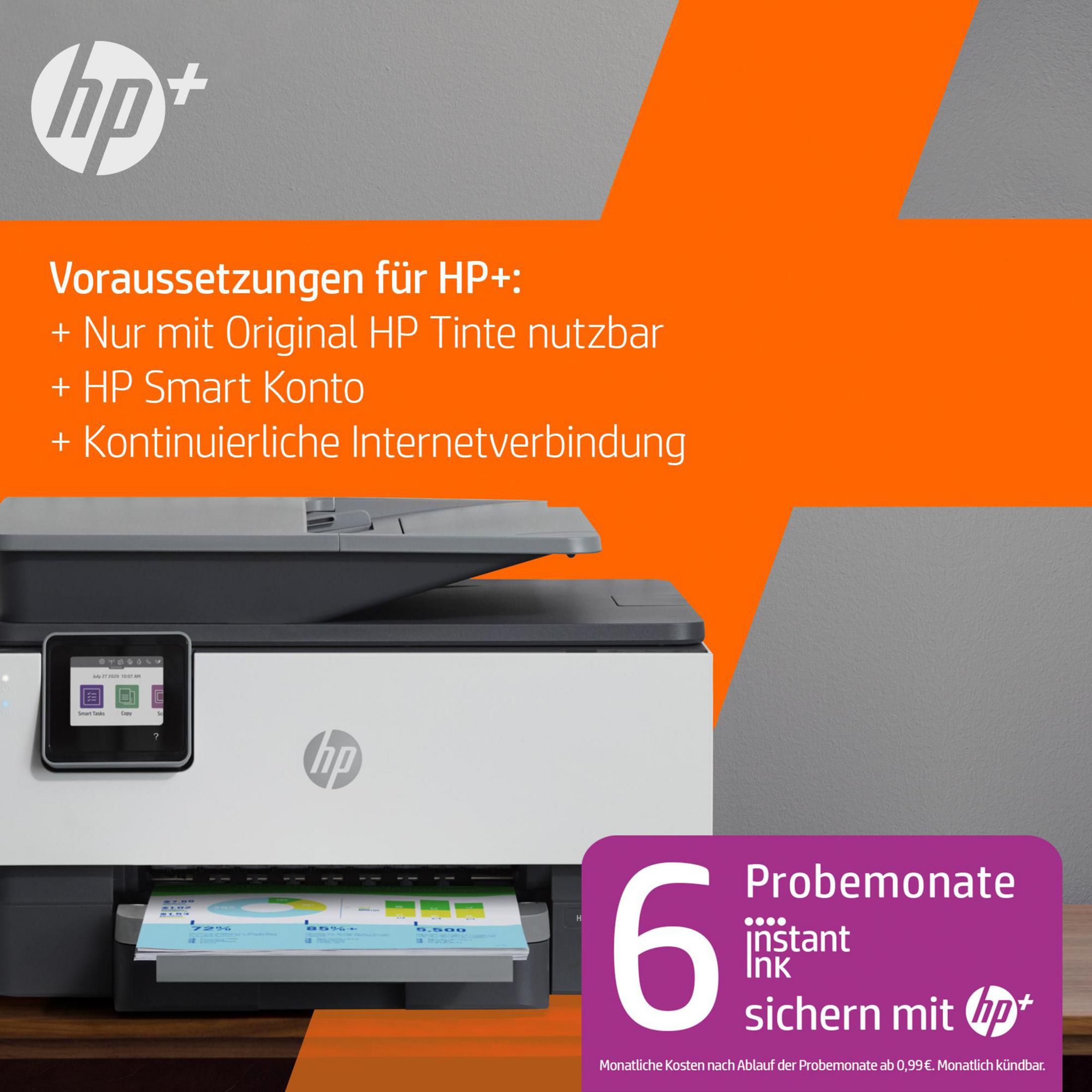 Impresora HP+ con pantalla, fondo naranja y texto sobre las funciones de HP+.