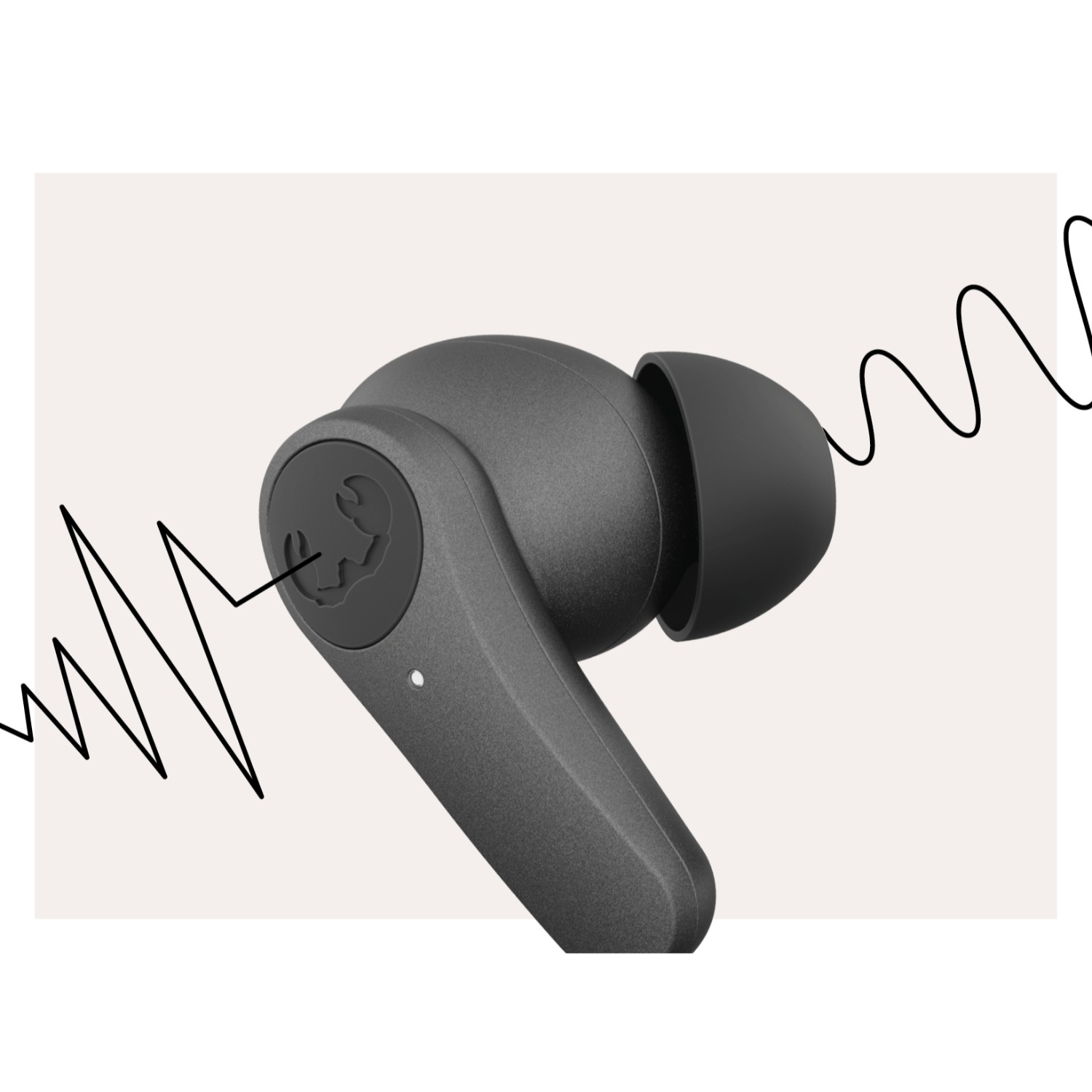 Szara słuchawka Fresh 'n Rebel z falą dźwiękową. Słuchawka ma logo, a grafika fali dźwiękowej znajduje się po lewej stronie.