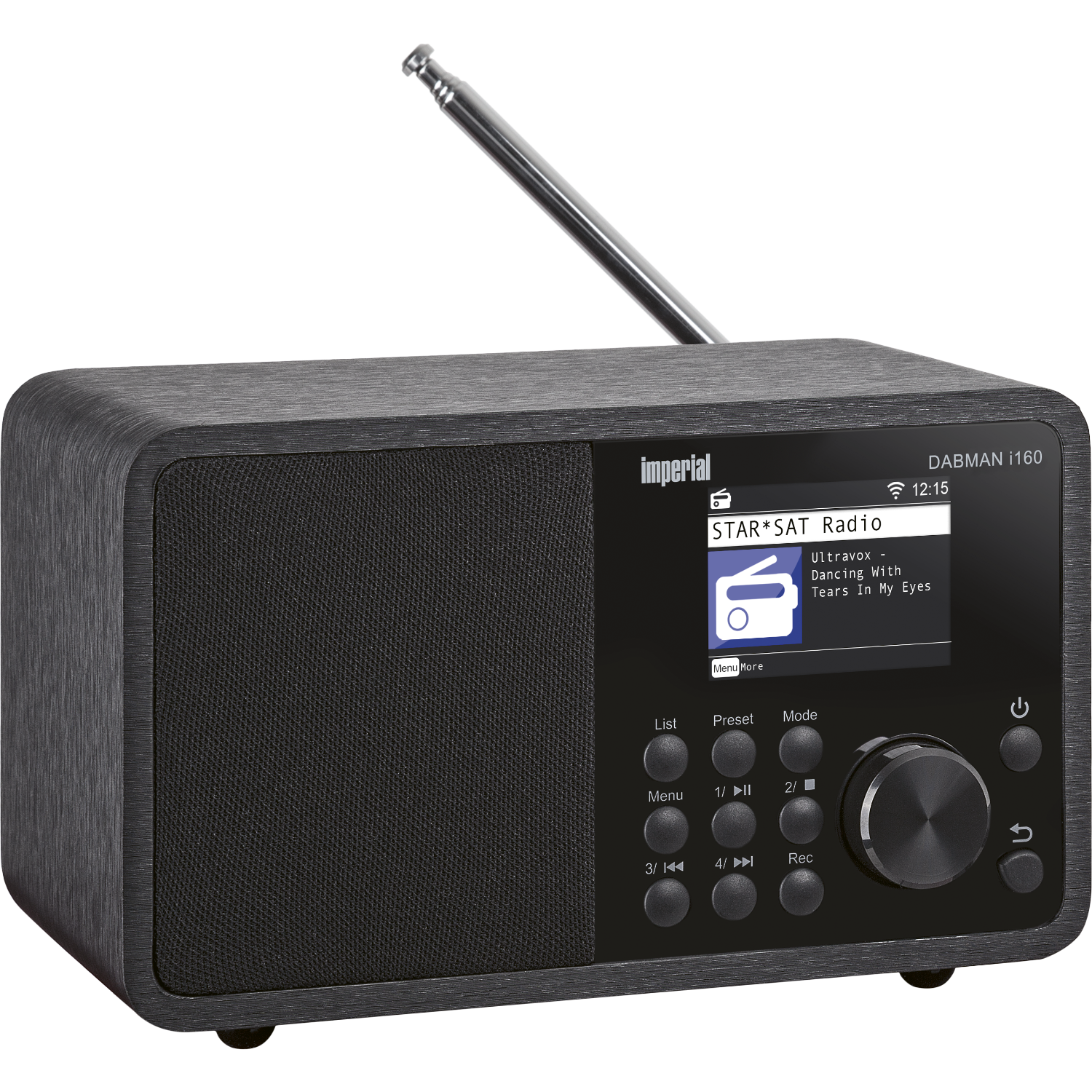 Een zwarte Imperial DAB-radio met een display waarop het radiostation en de tijd worden weergegeven. Het heeft een afstemknop en bedieningsknoppen.