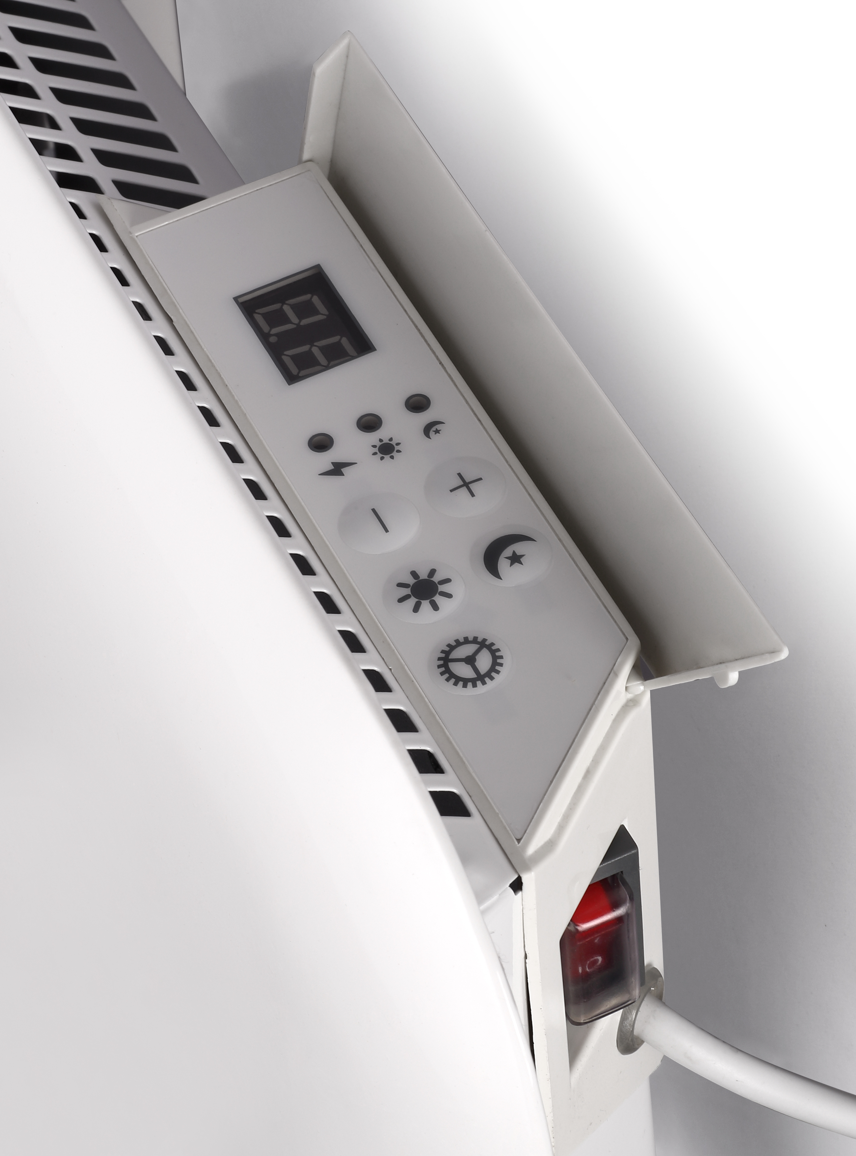 Primo piano di un dispositivo bianco con display digitale e diversi pulsanti di controllo. Sfondo bianco.