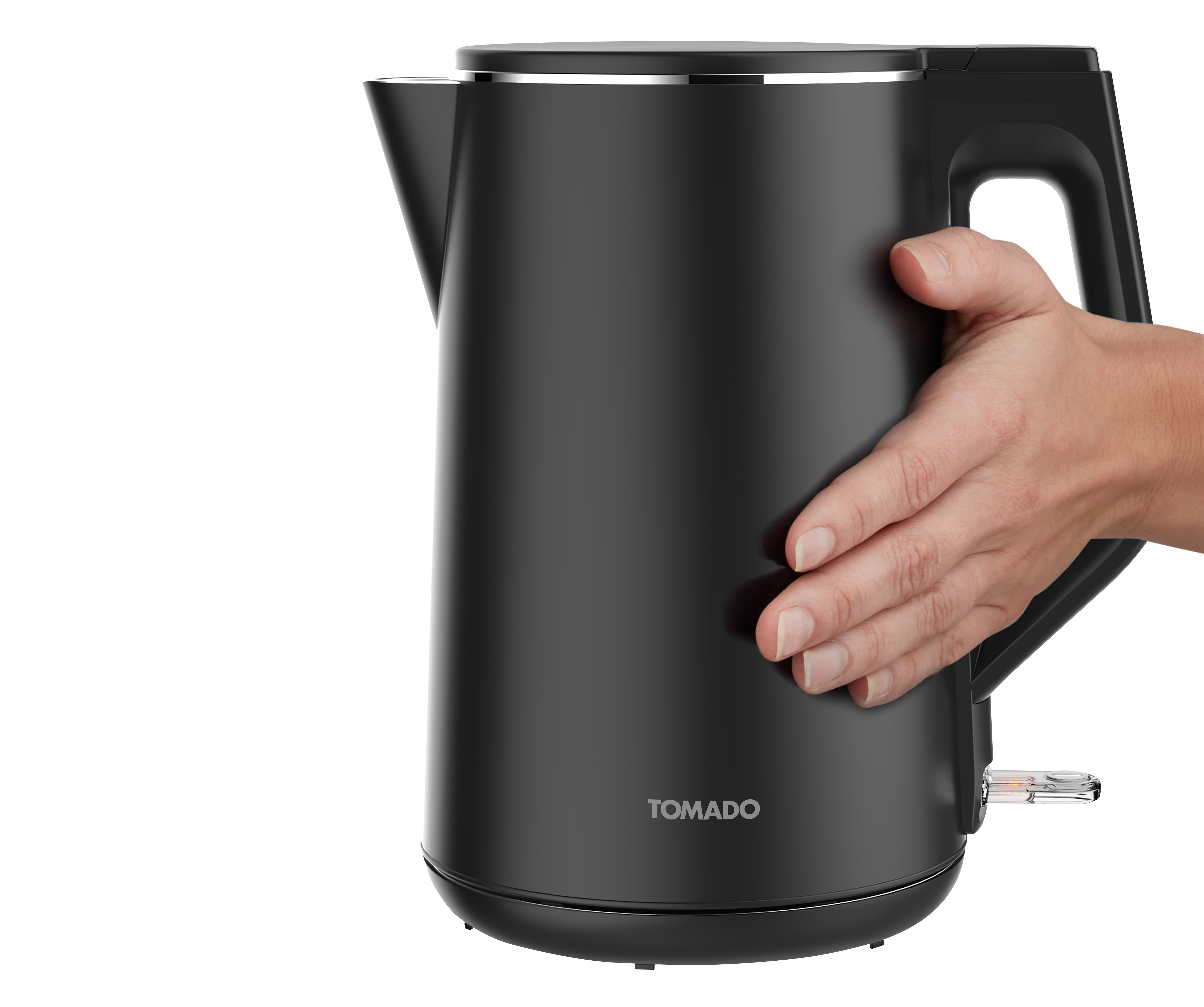 Ein schwarzer Wasserkocher. Eine Hand hält den Wasserkocher.