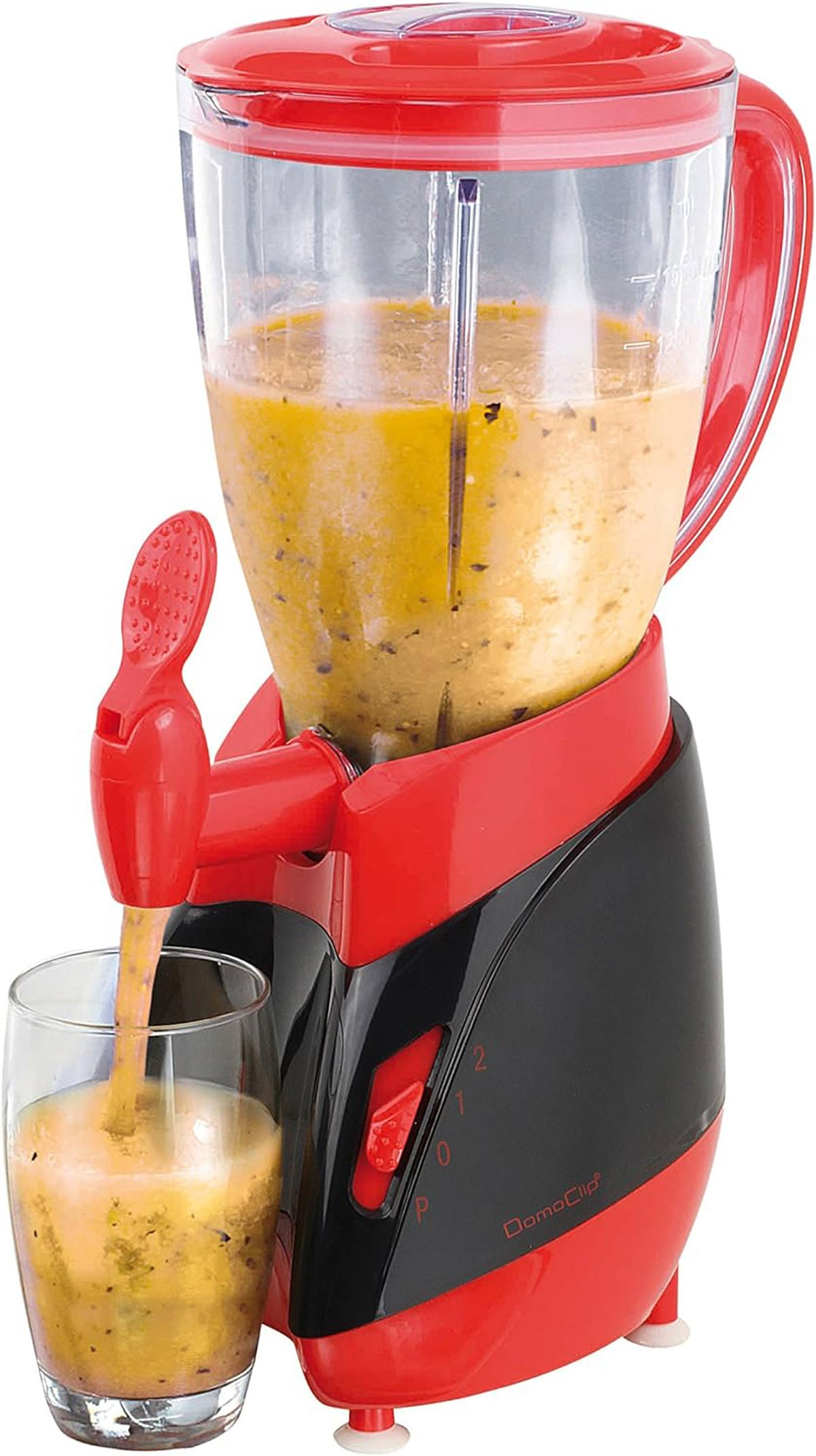 Roter und schwarzer Mixer mit Flüssigkeit, die in ein Glas gegossen wird. Smoothies werden zubereitet.