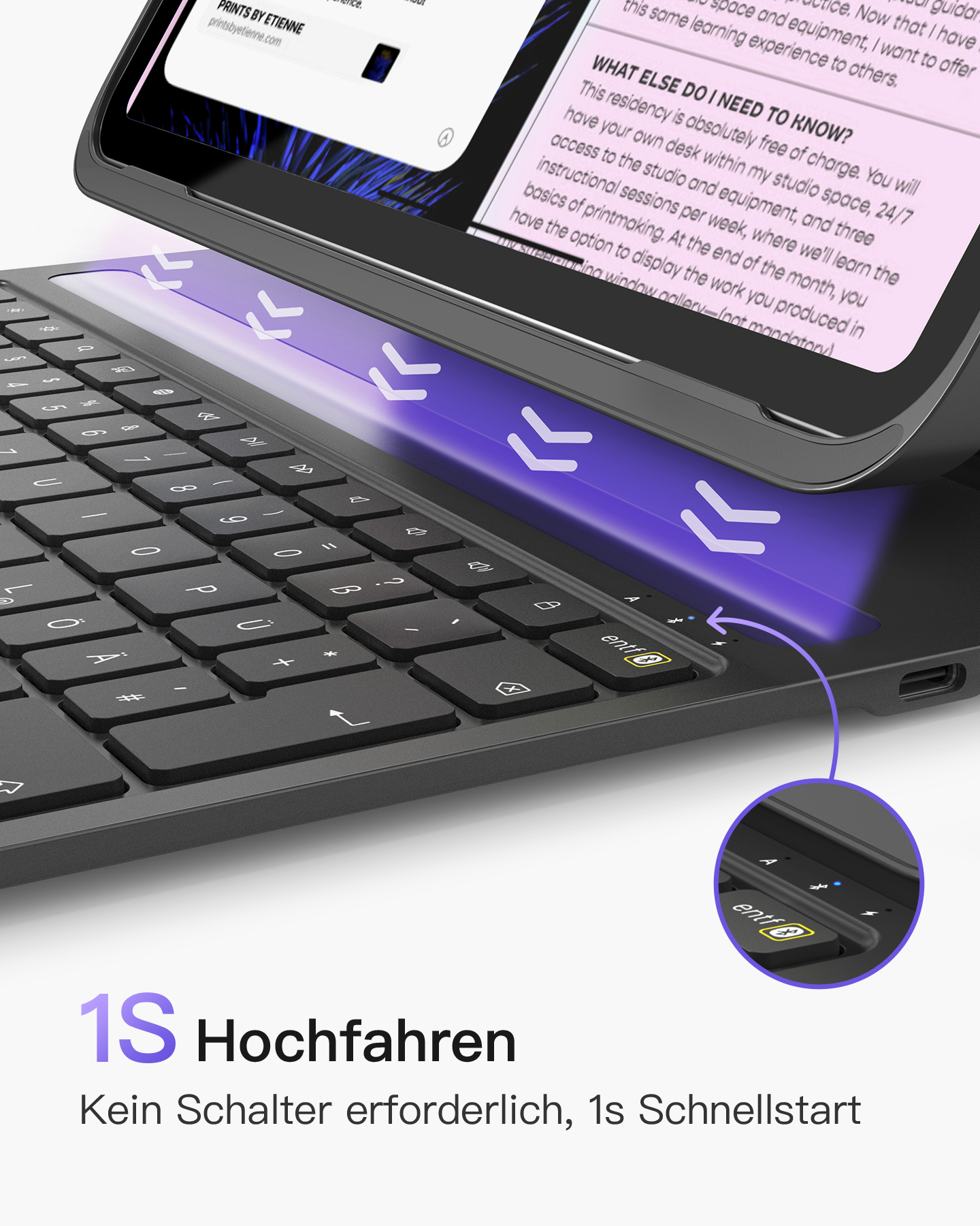 Schwarze Tastatur mit einem Tablet verbunden. Pfeile zeigen die Einschaltfunktion des Tablets an.