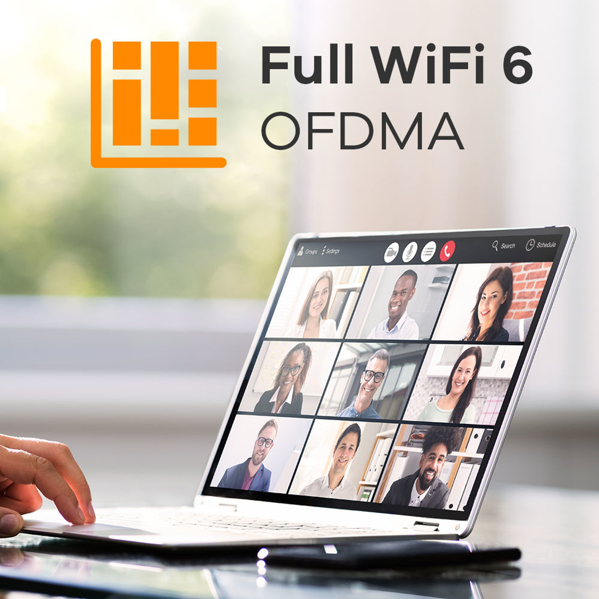 Laptop wyświetla rozmowę wideo z różnymi osobami. Powyżej napisane jest 'Full WiFi 6 OFDMA'.