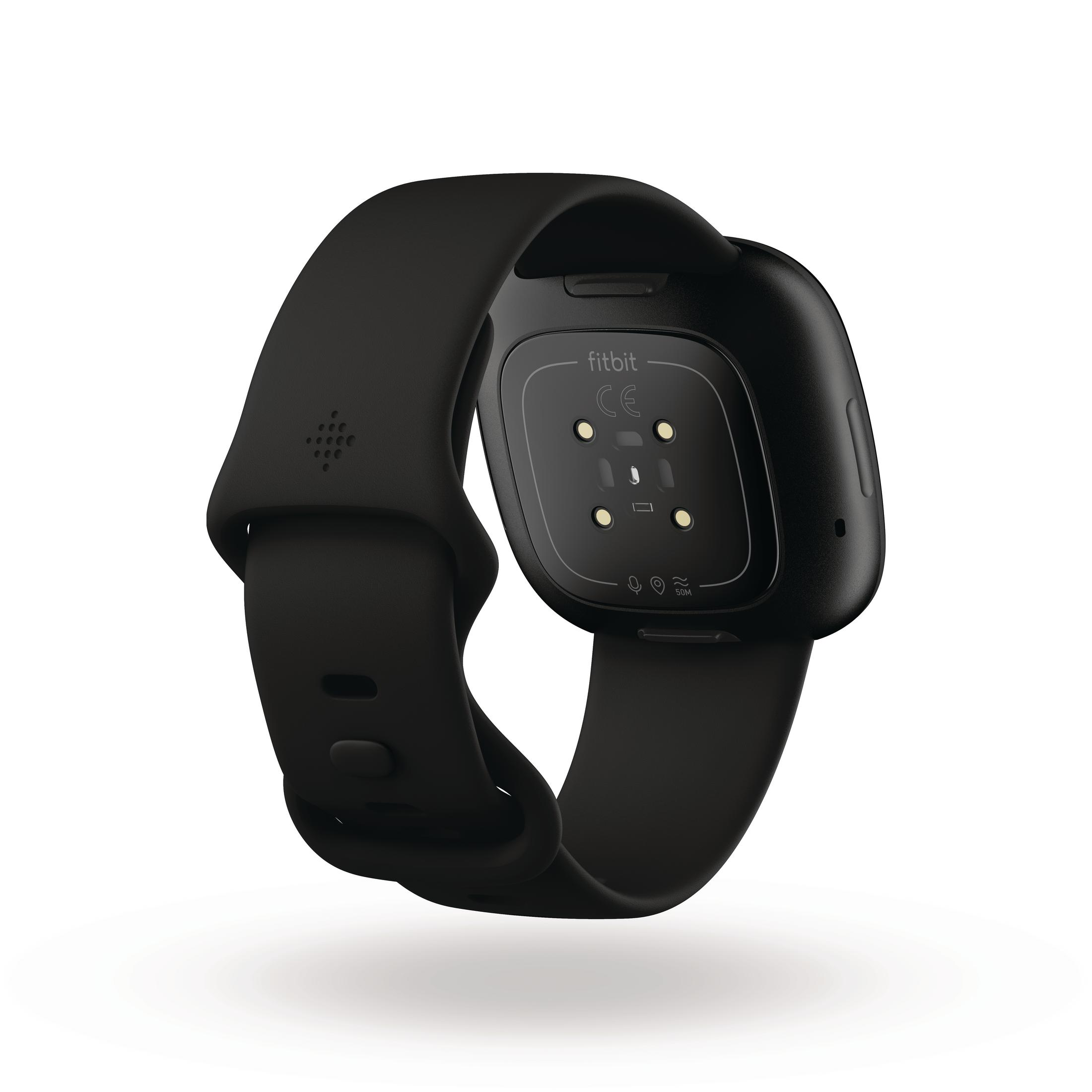 Schwarze Fitbit Smartwatch, Rückseite mit Sensoren und Armband.