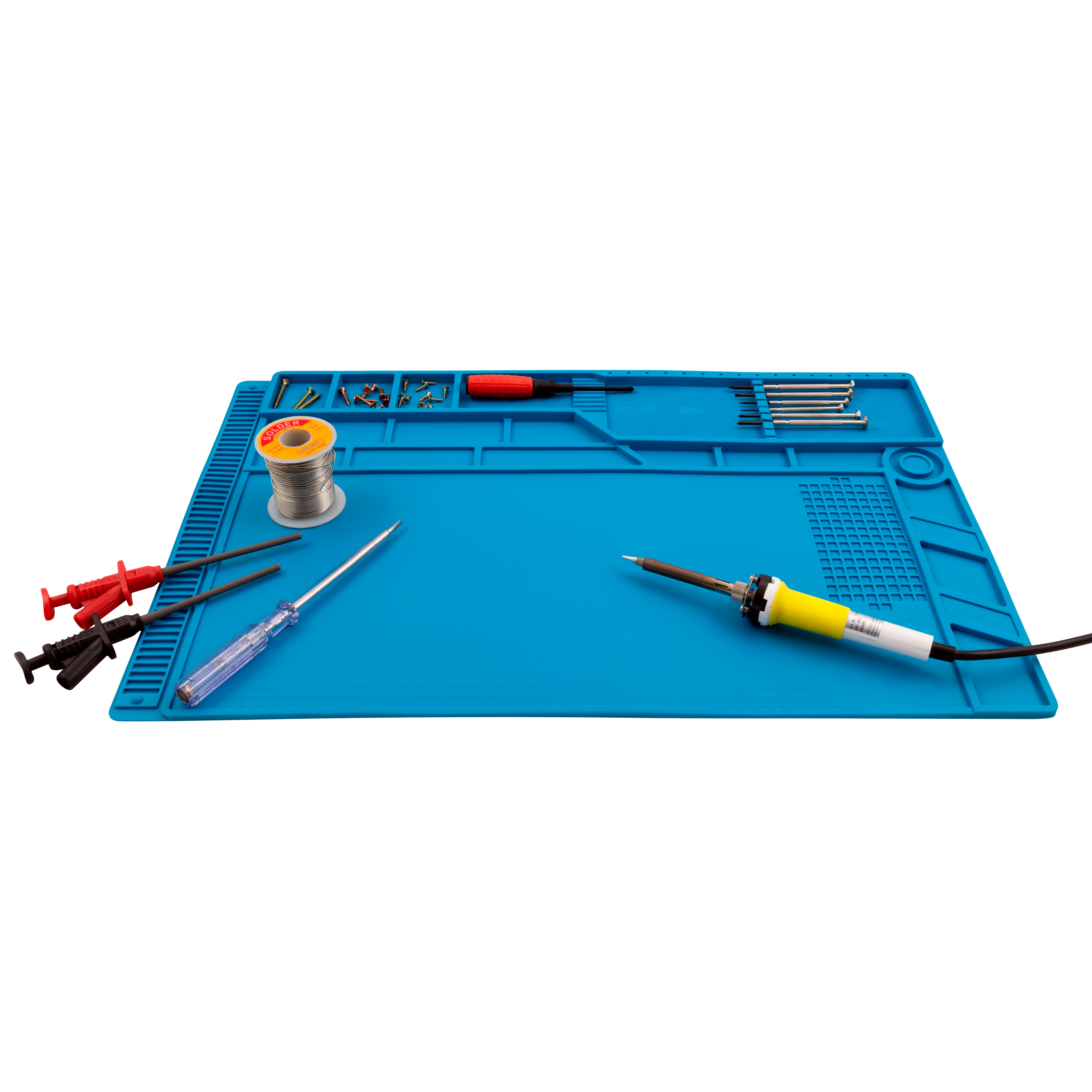 Eine blaue Arbeitsmatte mit Werkzeugen. Werkzeuge umfassen Lötkolben, Schraubendreher und Lot.