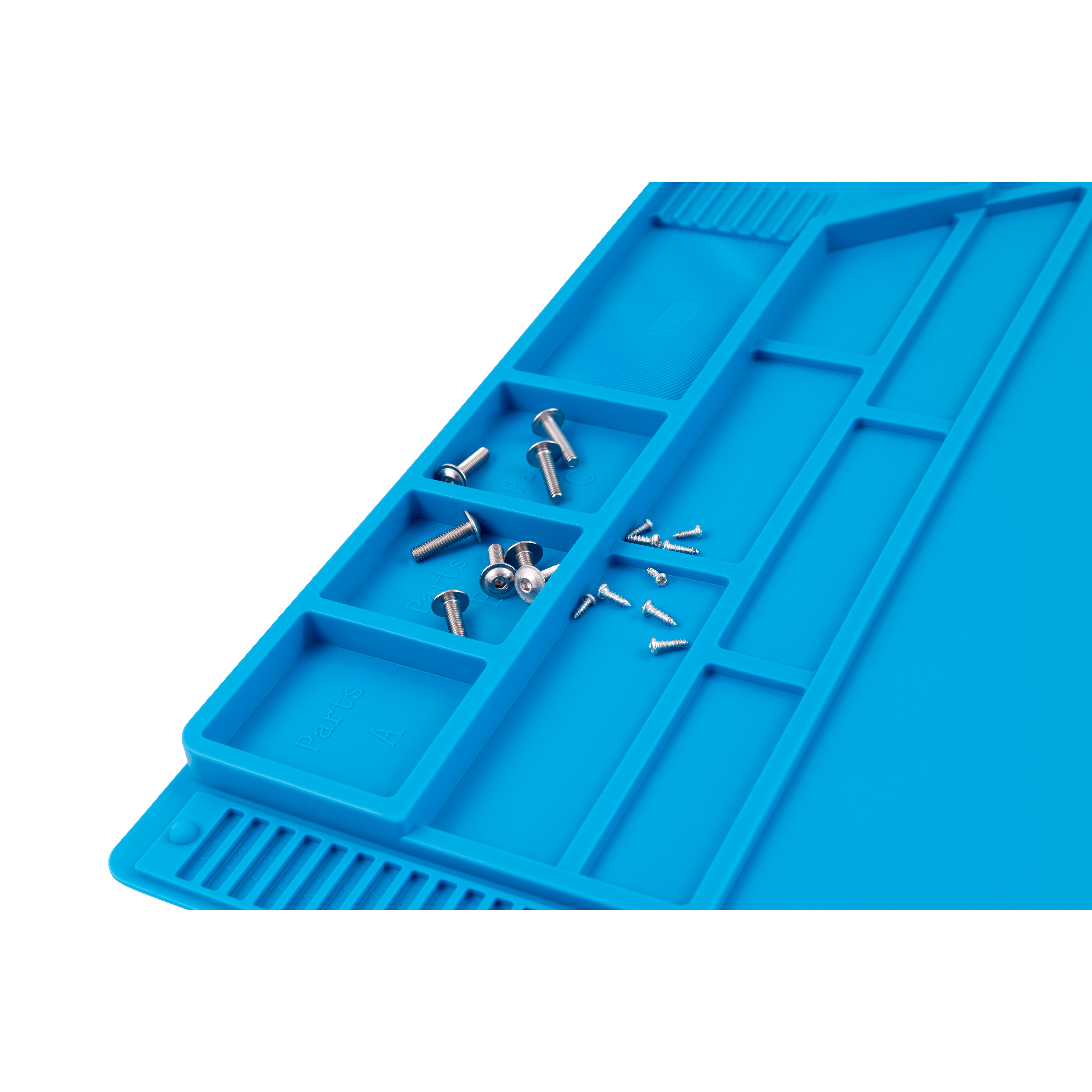 Eine blaue Matte mit Fächern, die Schrauben verschiedener Größen enthalten. Die Matte ist auf schwarzem Hintergrund.