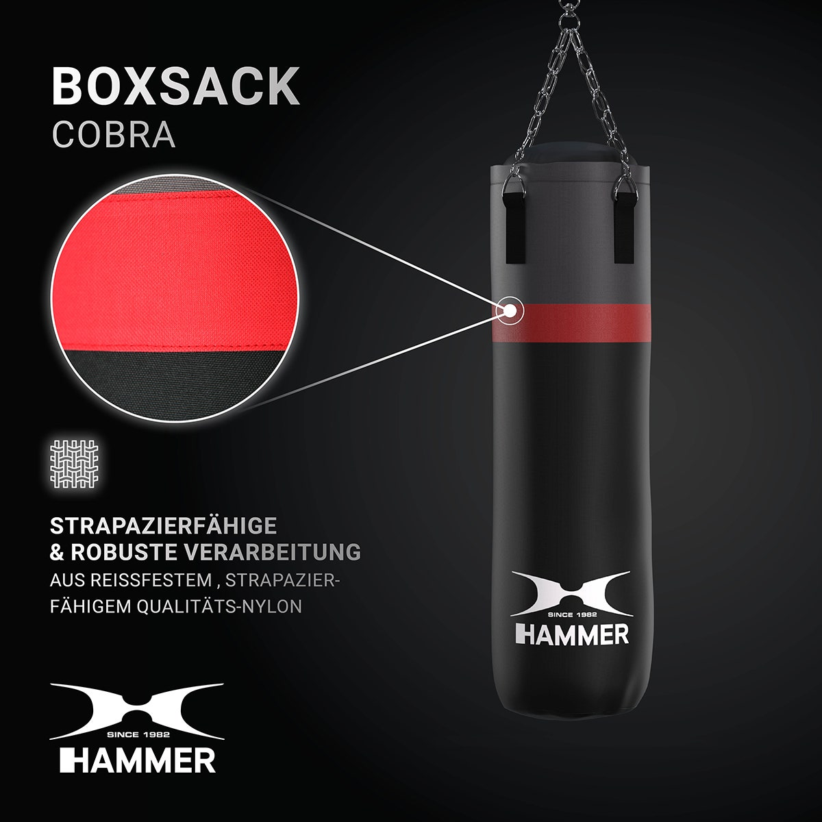 Ein schwarzer Boxsack mit rotem Streifen. Er trägt den Markennamen Hammer, der Text ist auf Deutsch.