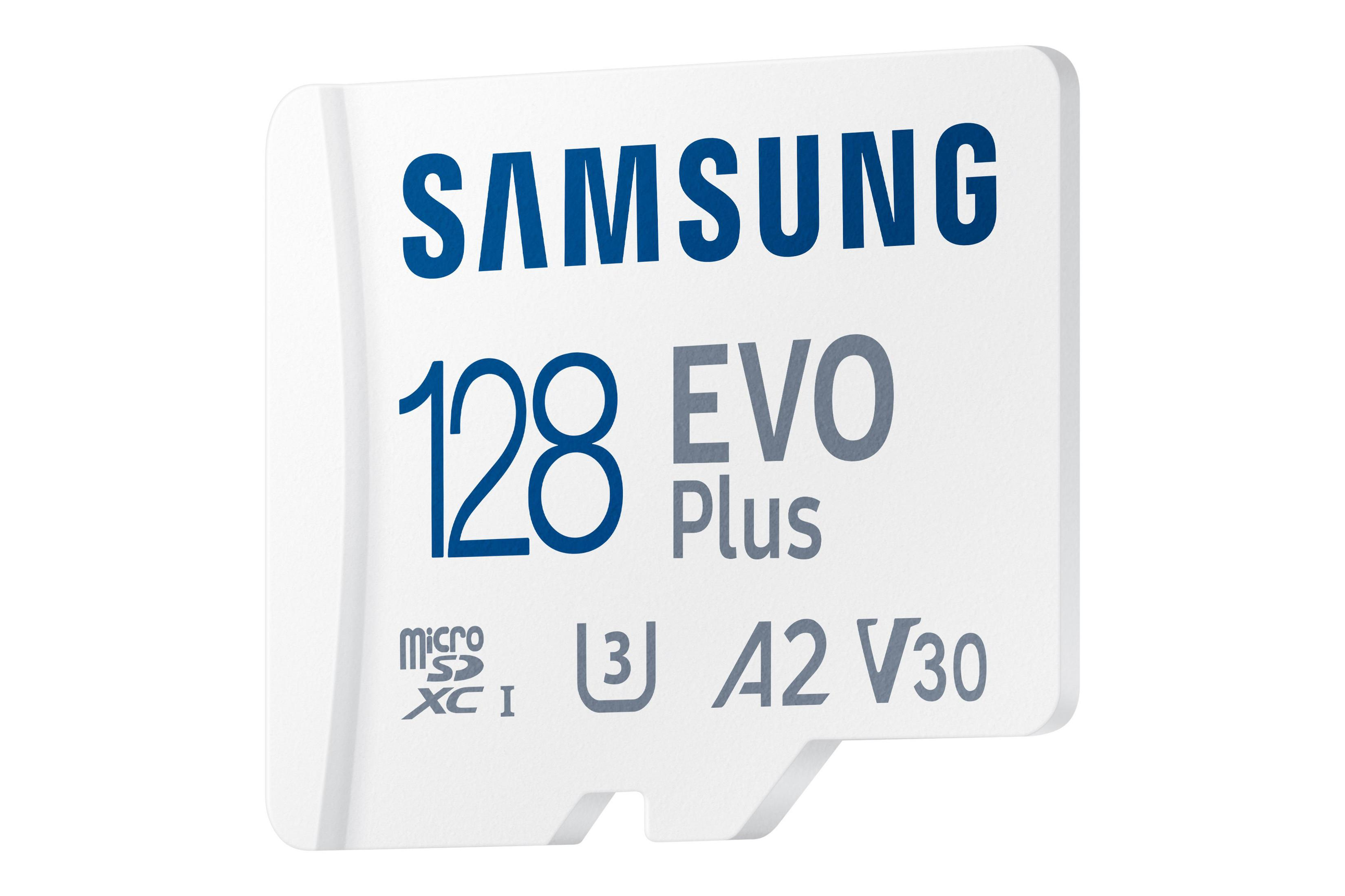 Eine weiße Samsung 128 EVO Plus microSD-Karte. Die Karte hat Text und Symbole, die Funktionen anzeigen.
