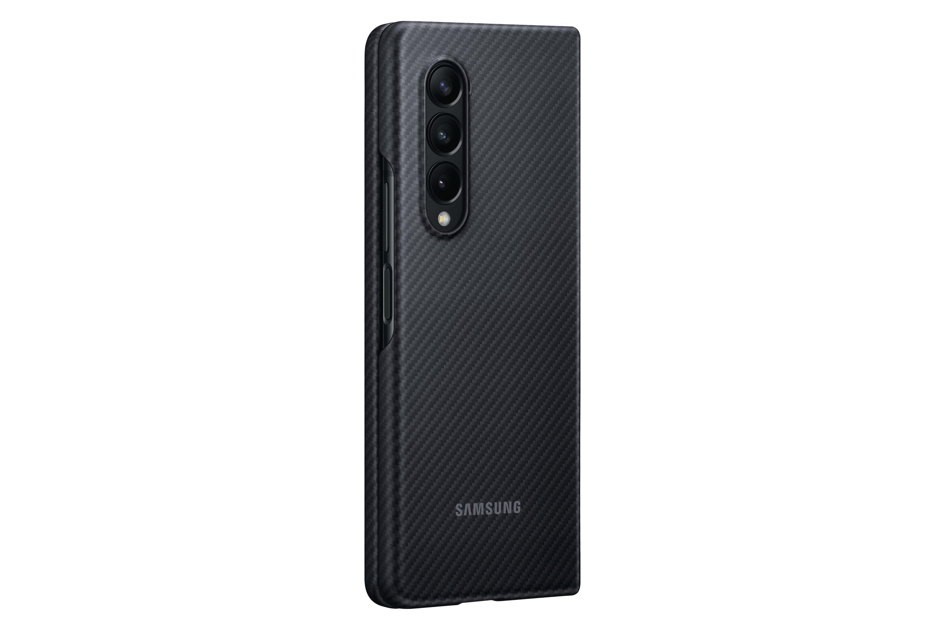 Un telefono pieghevole nero. La parte posteriore è nera con tre fotocamere e un logo Samsung.