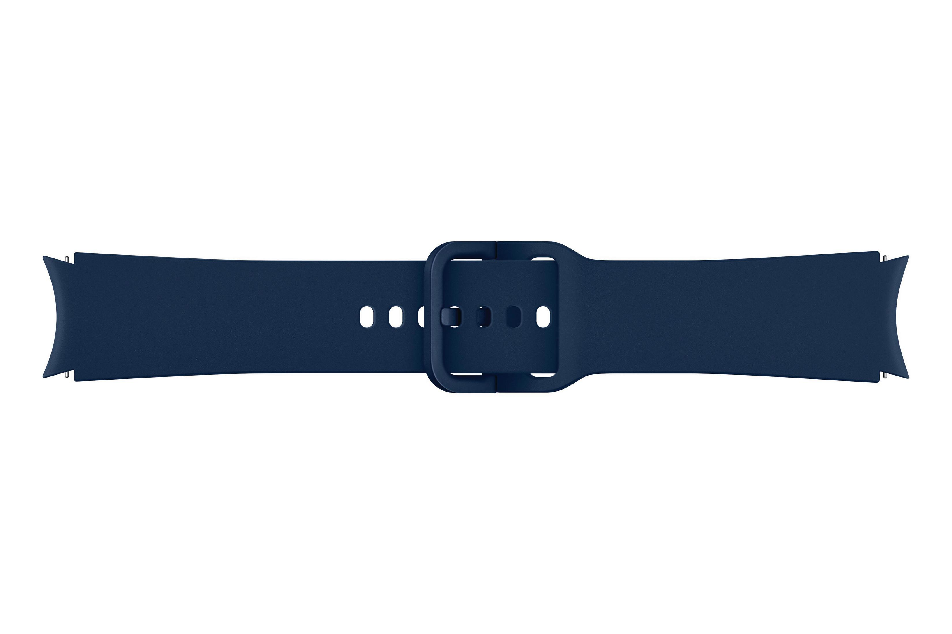 Correa de reloj azul marino con hebilla. La correa es curva, y la hebilla es cuadrada.
