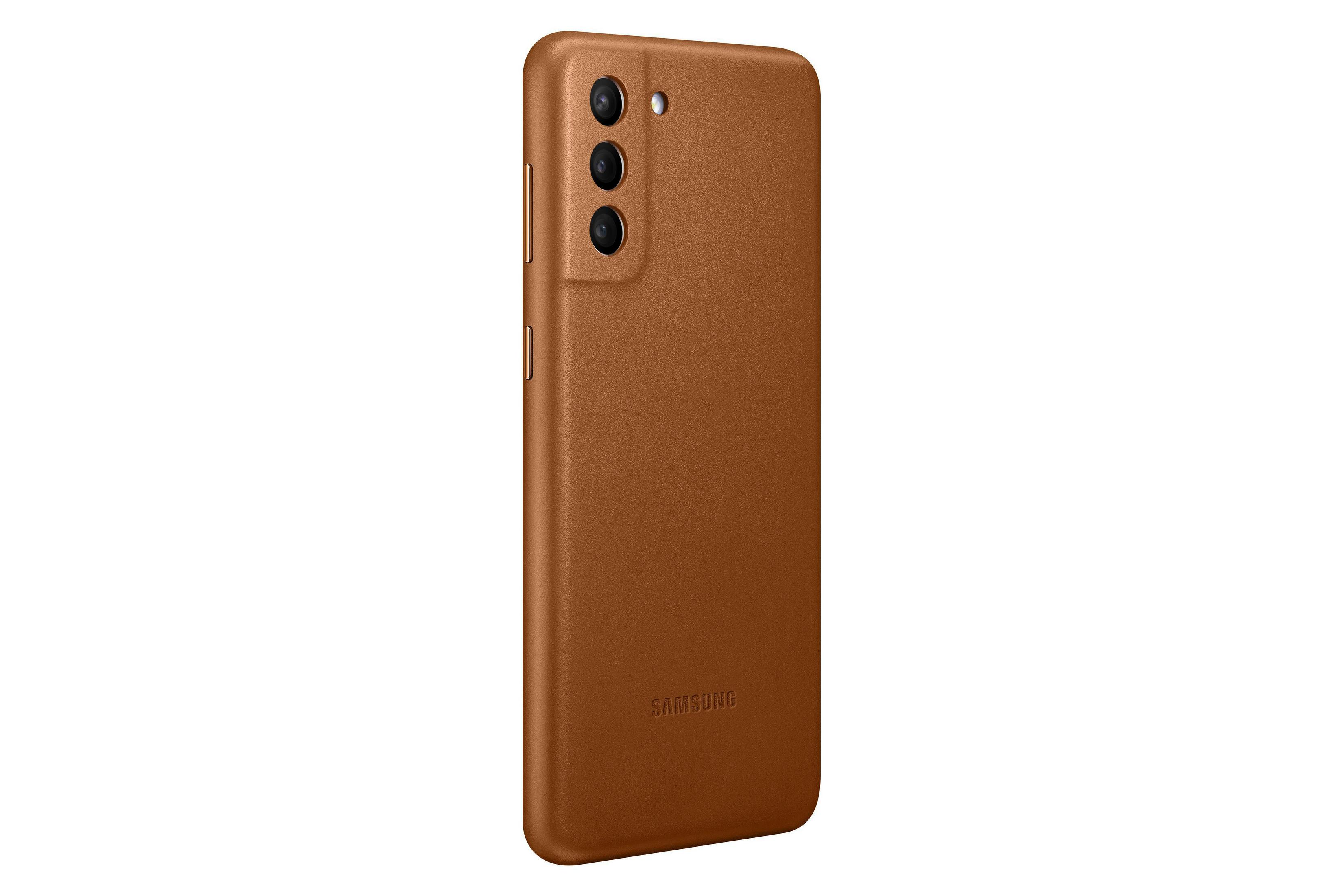 Una custodia marrone per telefono su sfondo bianco. La custodia ha tre fotocamere e il logo Samsung.