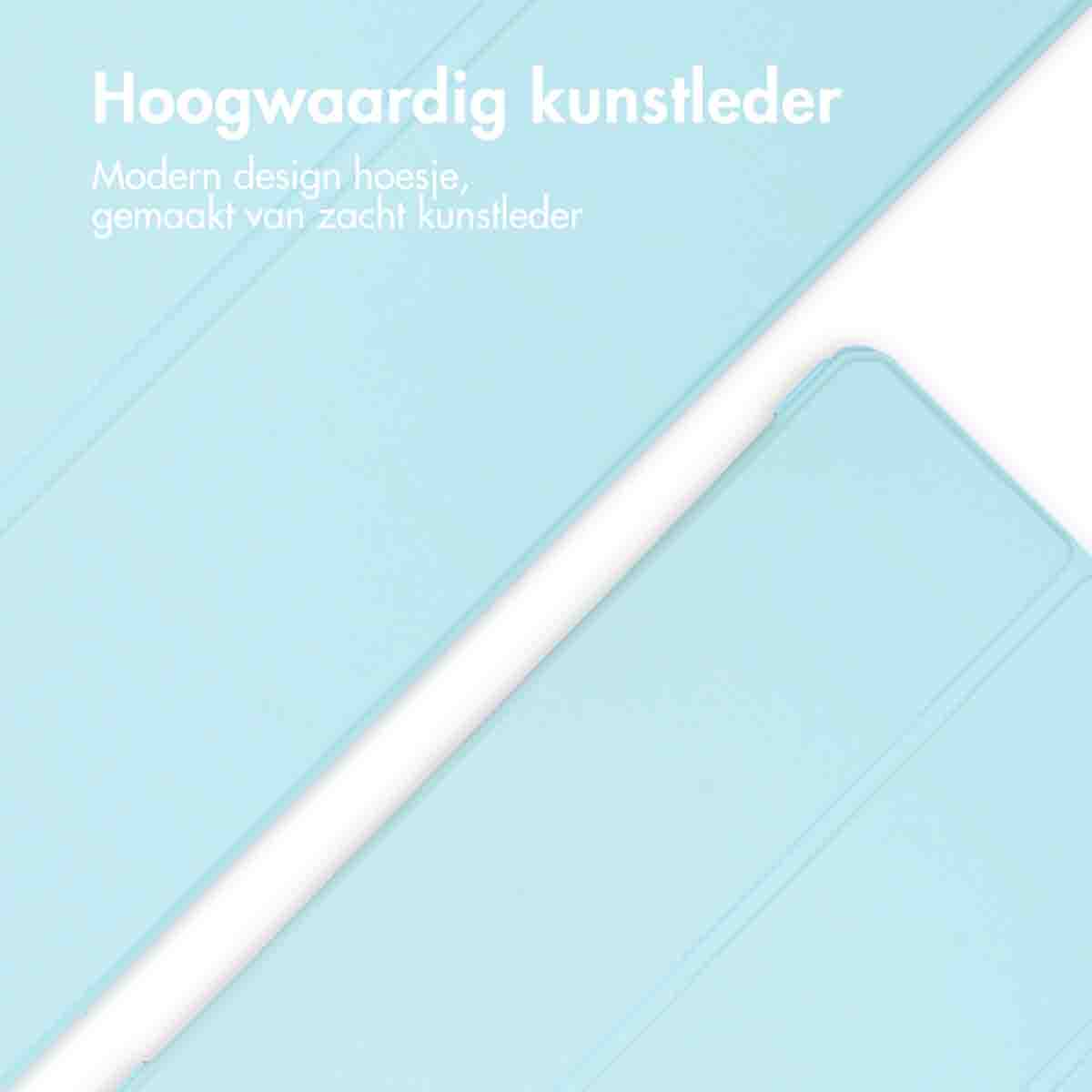 Lichtblauwe tablethoes. Tekst: 'Hoogwaardig kunstleder'.