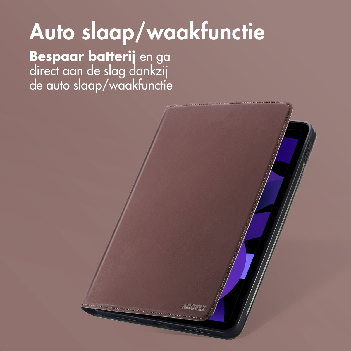Tablet in een bruine hoes. Tekst: 'Auto slaap/waakfunctie'.