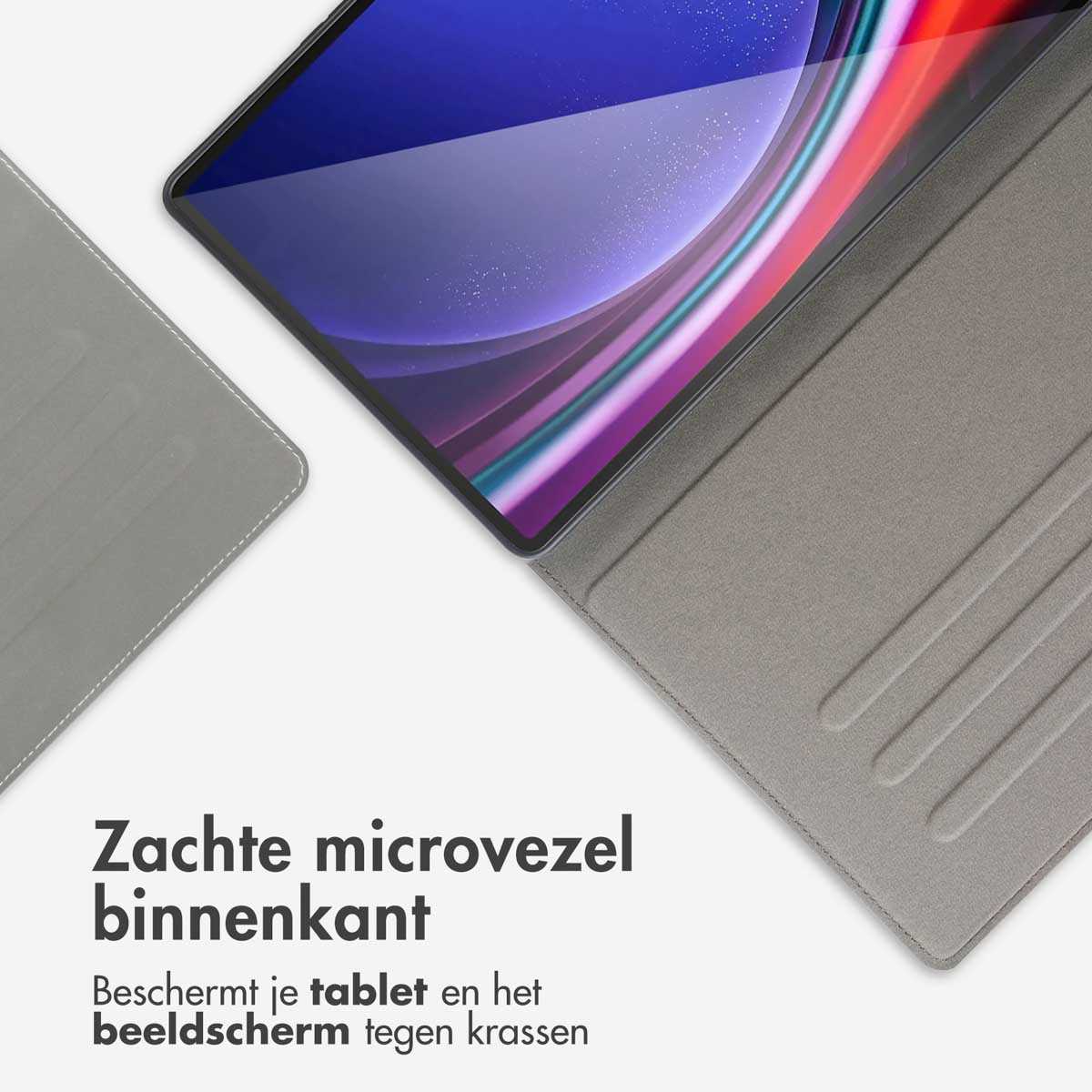 Tablette dans un étui gris. Intérieur en microfibre douce. L'écran est visible.
