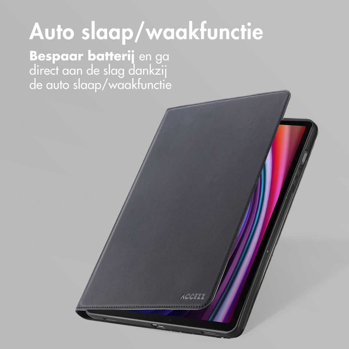 Tablethoes met automatische slaap/waakfunctie, gedeeltelijk geopend, op een grijze achtergrond.