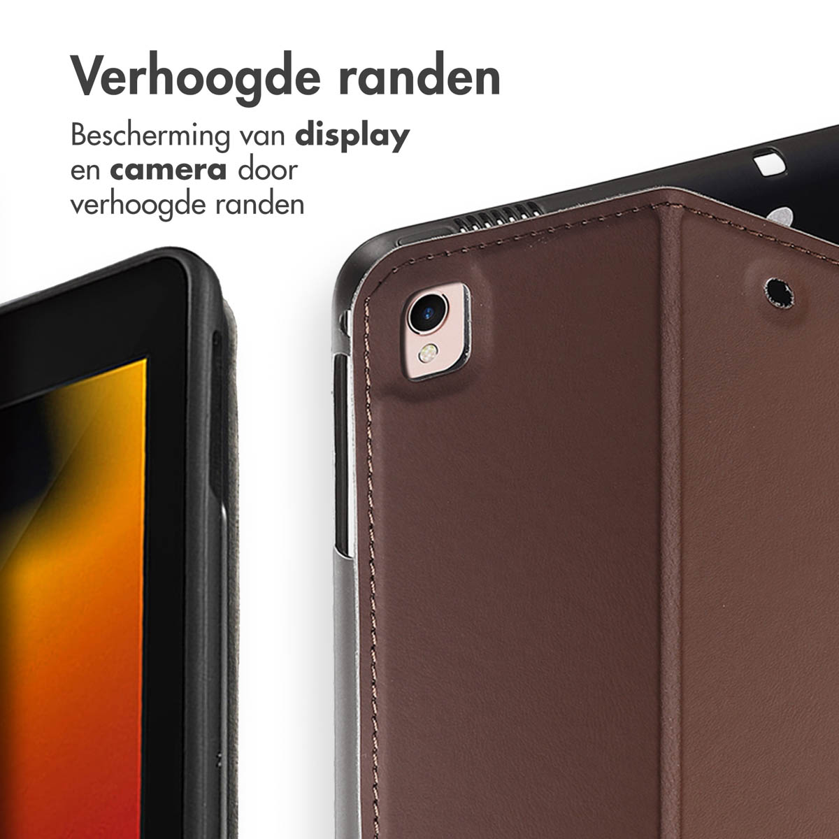 Close-up van een tablet met een bruine hoes, met details van de camera en schermrand.