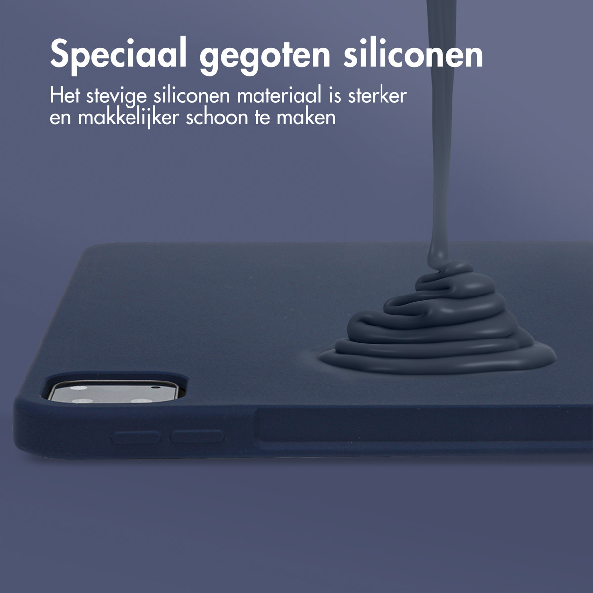 Een tabletcase met een donkerblauwe kleur, met vloeibare siliconen die eroverheen wordt gegoten.